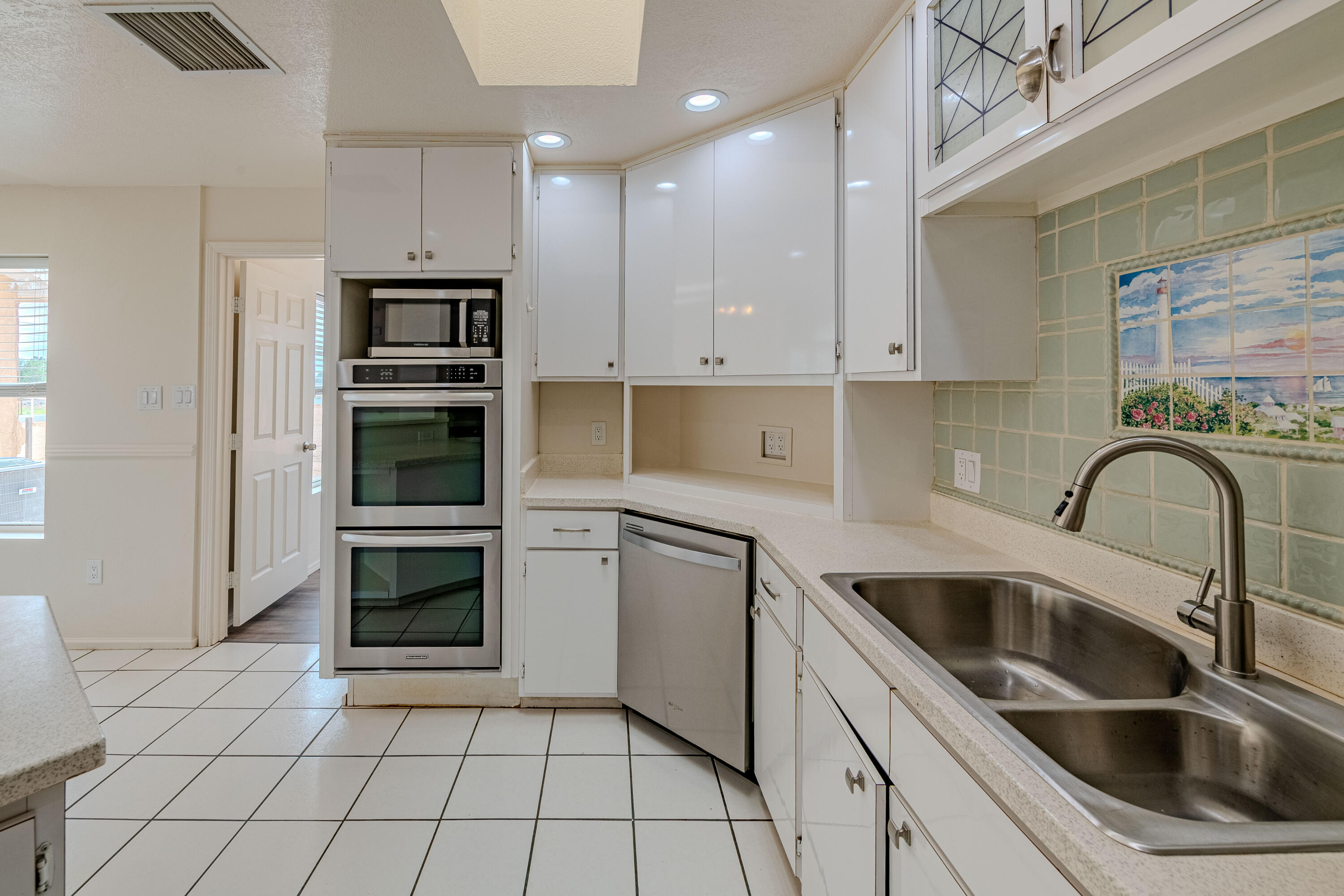 143 VAN CAMP Boulevard