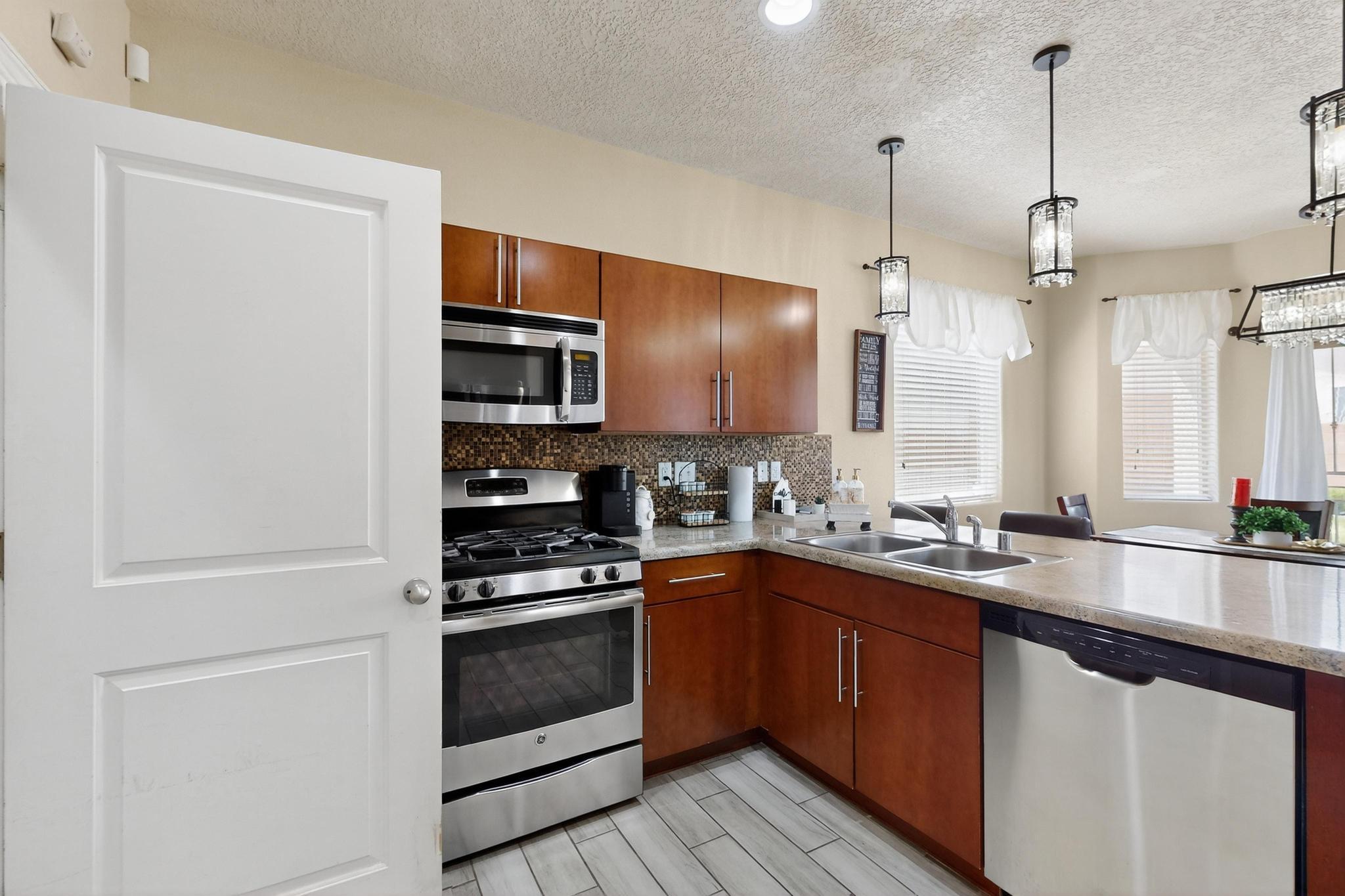 10839 WALNUT CANYON Road SW