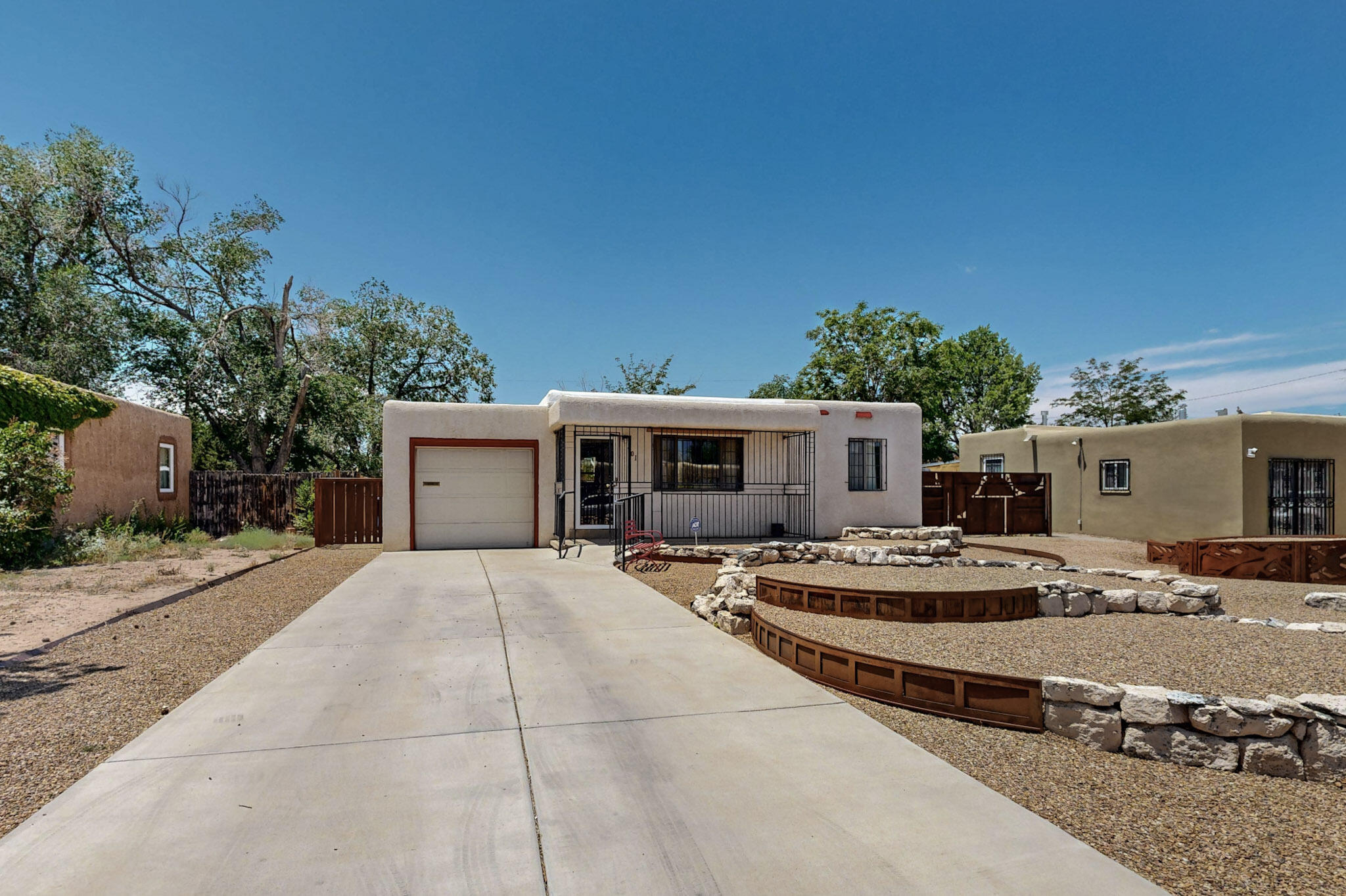 701 Palomas Drive SE