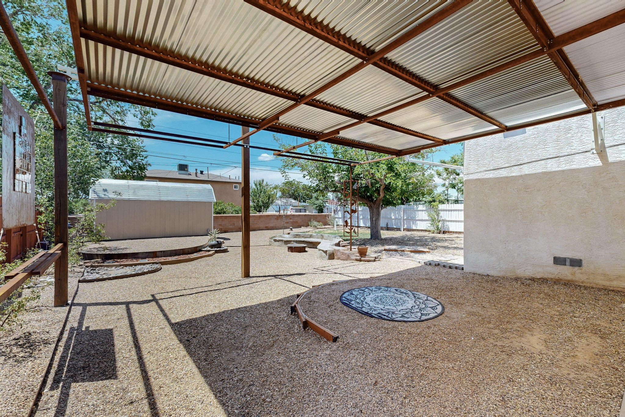 701 Palomas Drive SE