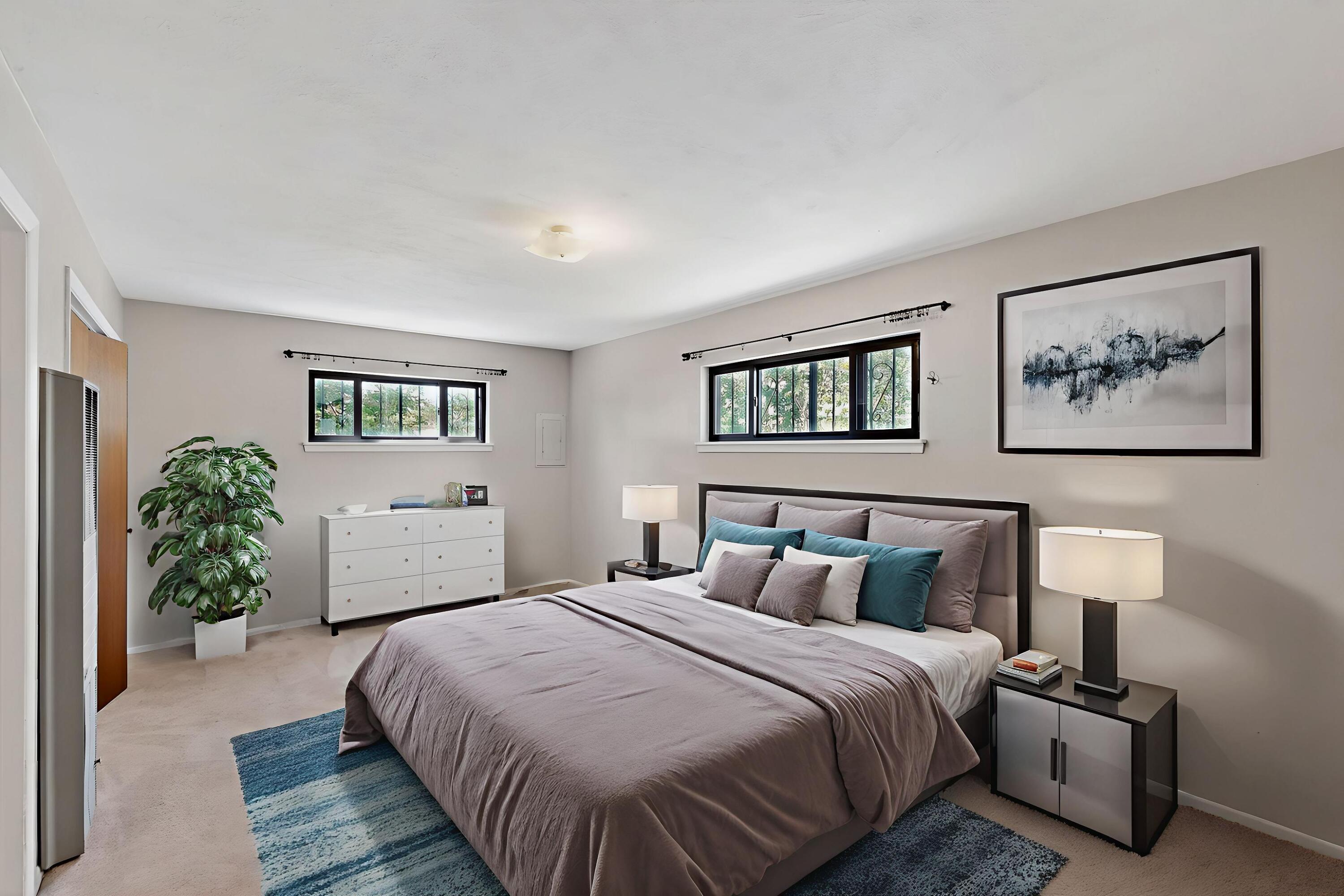 701 Palomas Drive SE