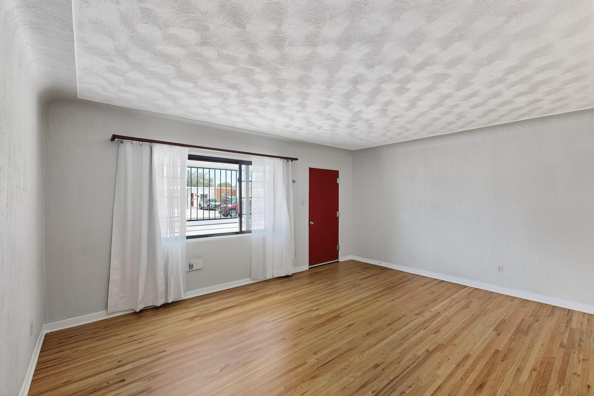 701 Palomas Drive SE