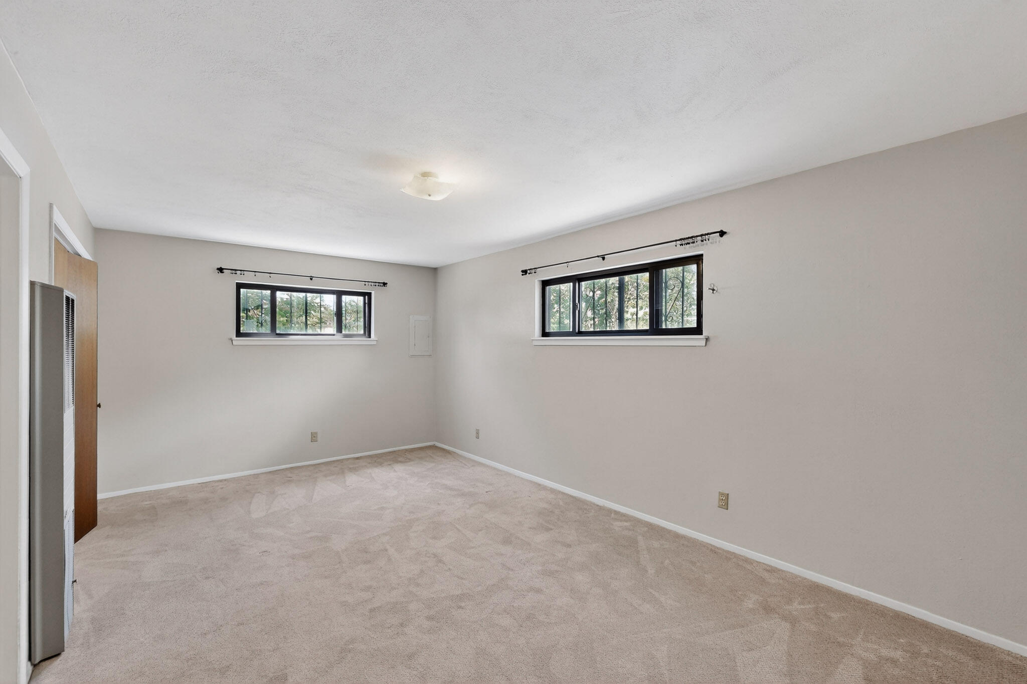 701 Palomas Drive SE