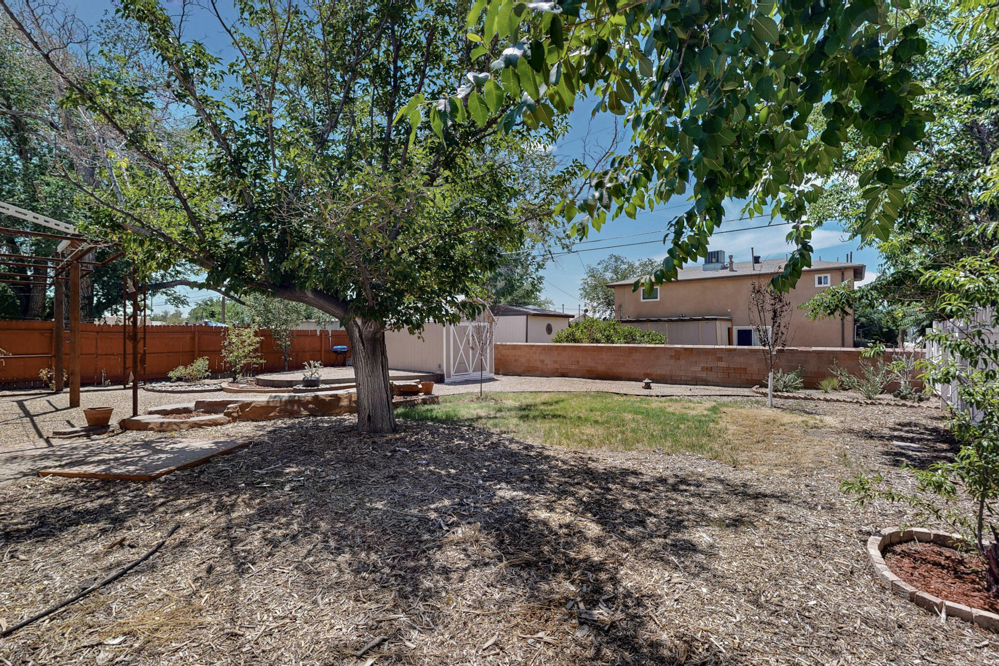 701 Palomas Drive SE