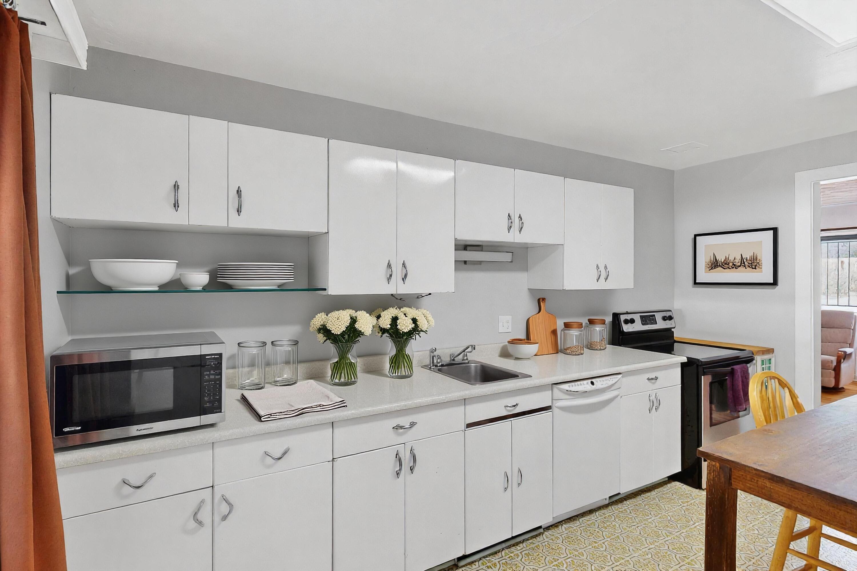 701 Palomas Drive SE