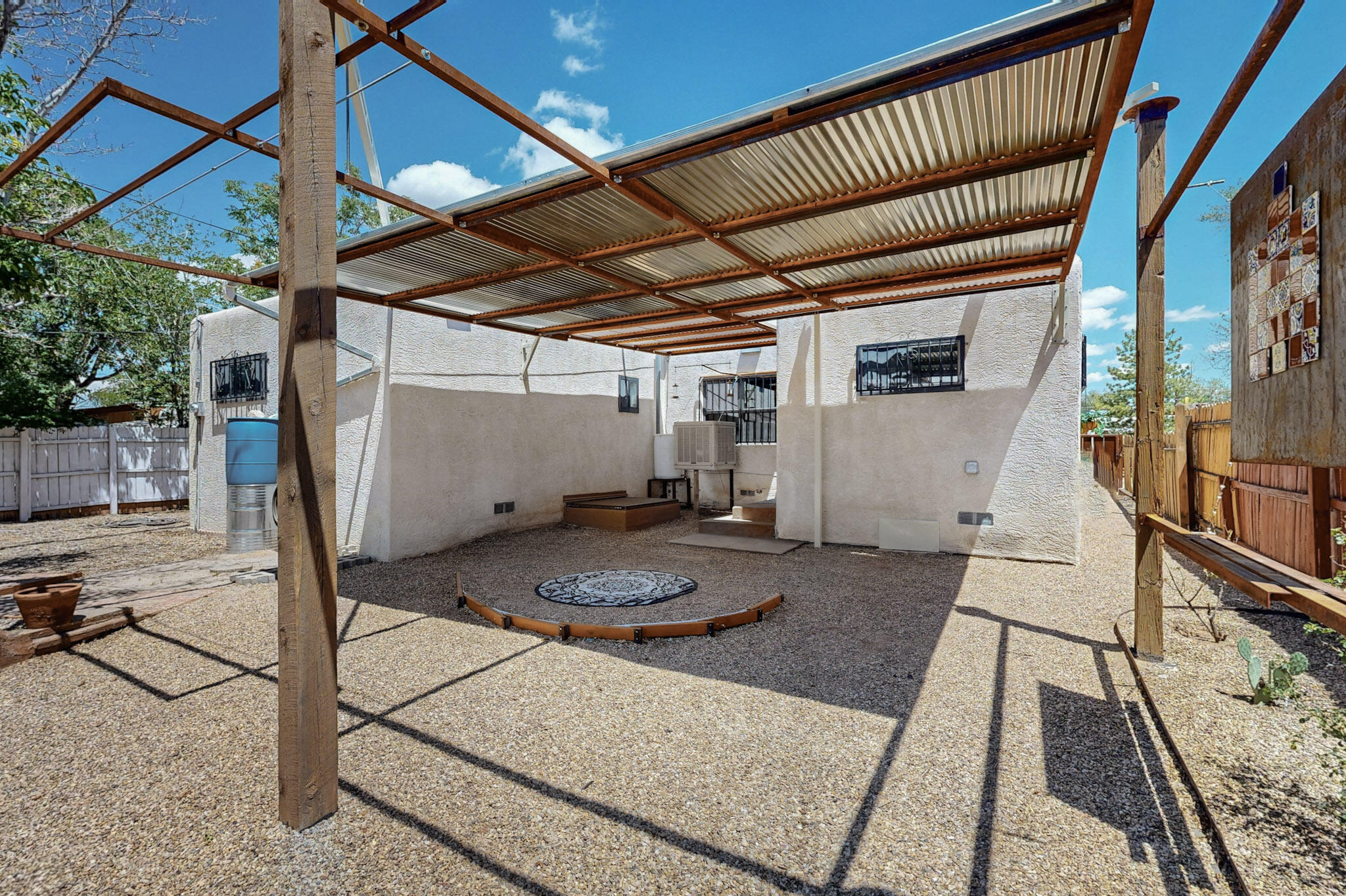 701 Palomas Drive SE