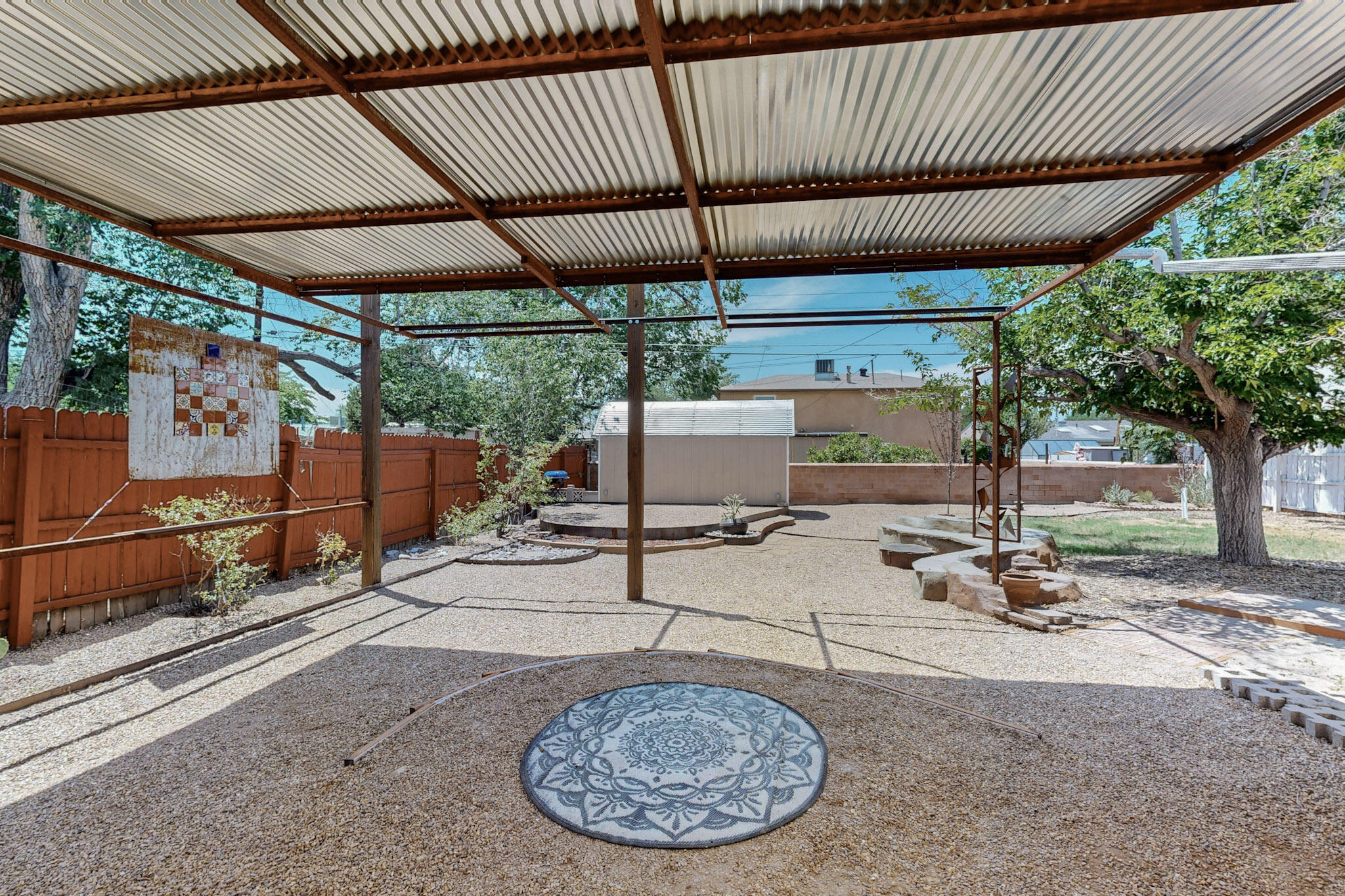 701 Palomas Drive SE