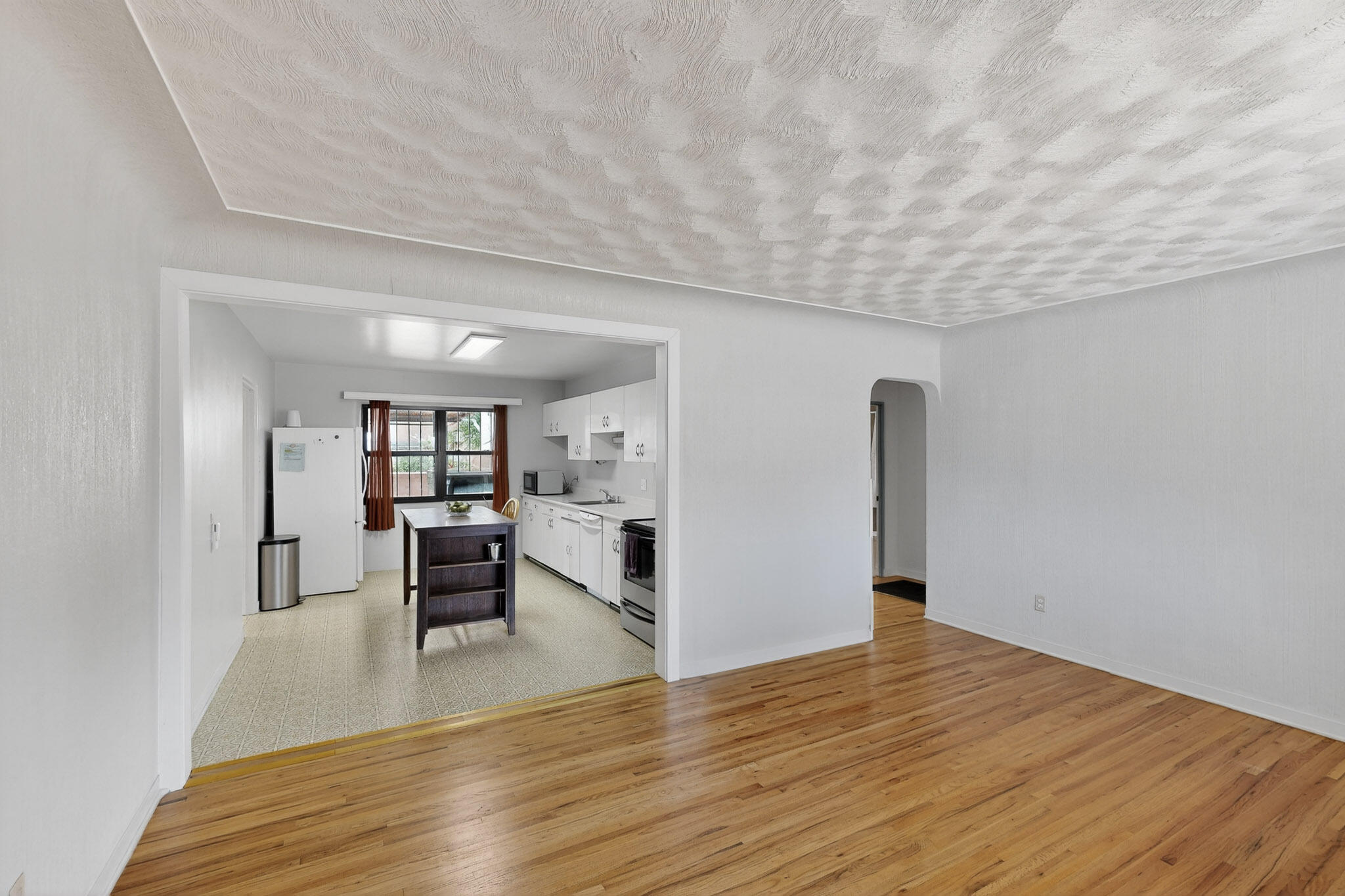 701 Palomas Drive SE