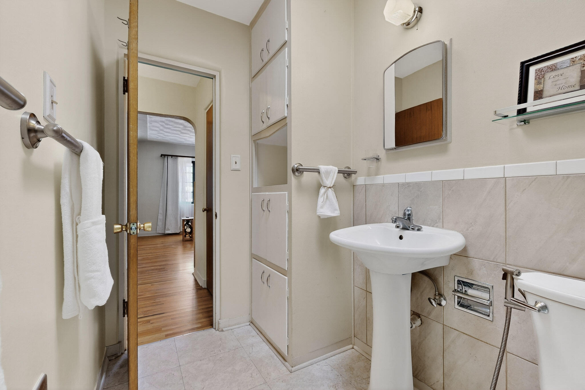 701 Palomas Drive SE