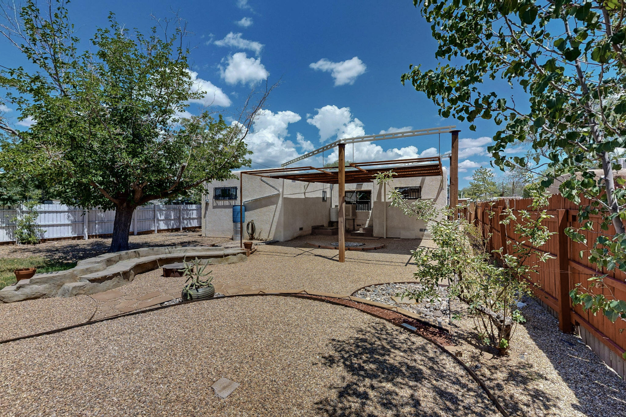 701 Palomas Drive SE