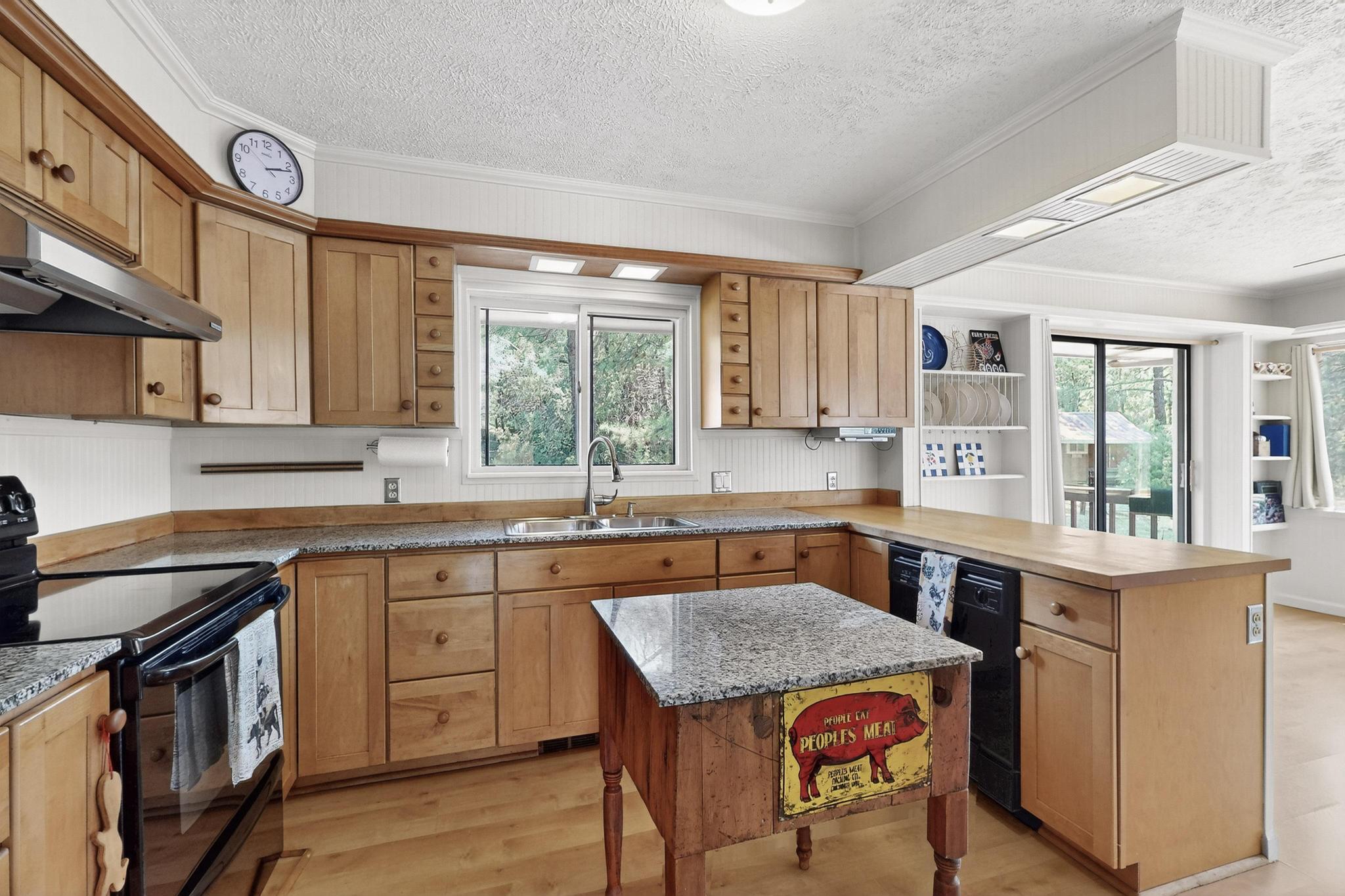 27 SUNFLOWER Drive