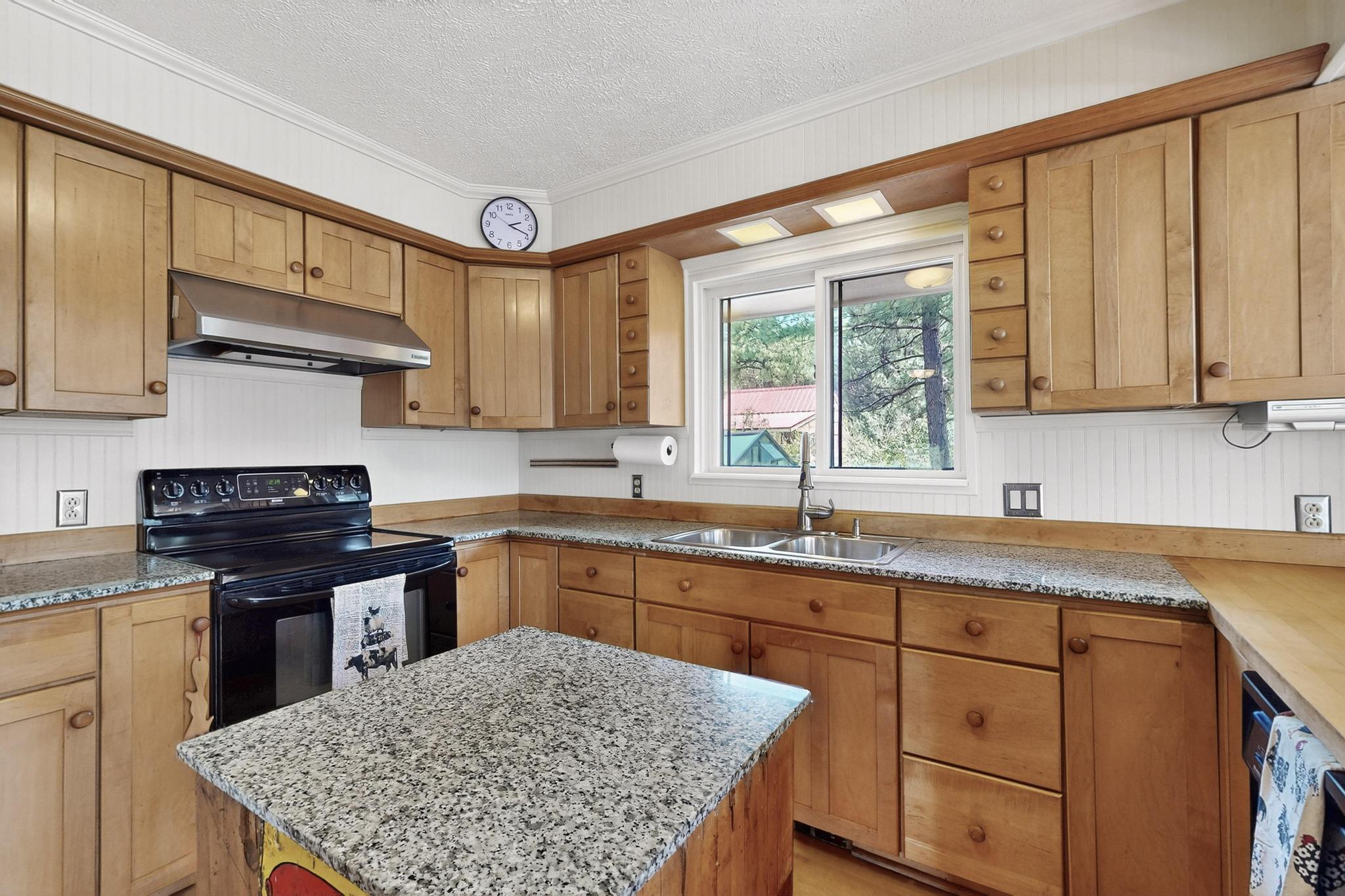 27 SUNFLOWER Drive