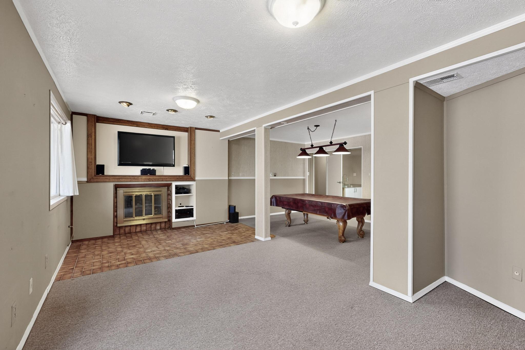 27 SUNFLOWER Drive