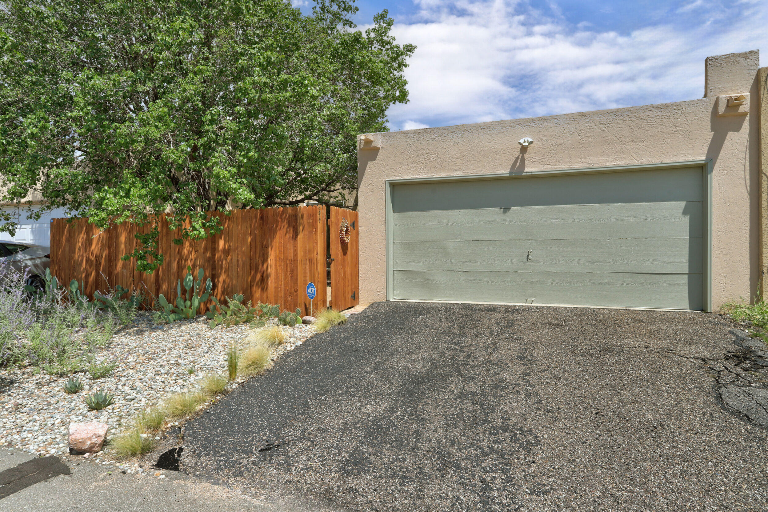 7217 Leslynne Drive NE