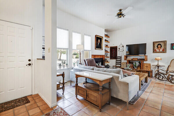 7217 Leslynne Drive NE