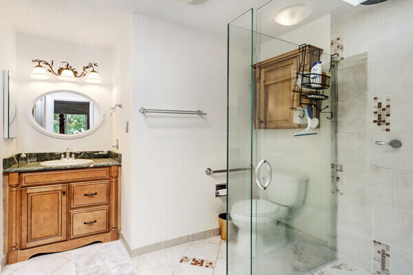 7217 Leslynne Drive NE