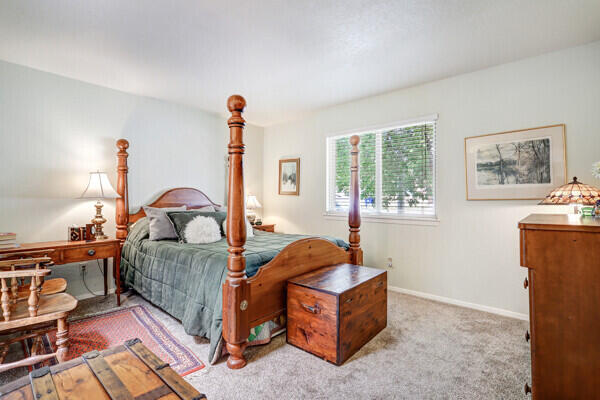 7217 Leslynne Drive NE