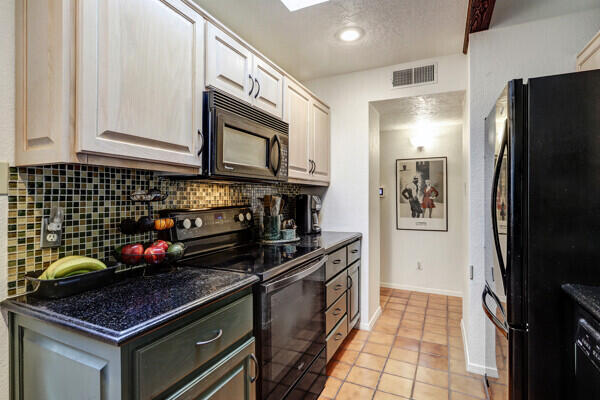 7217 Leslynne Drive NE