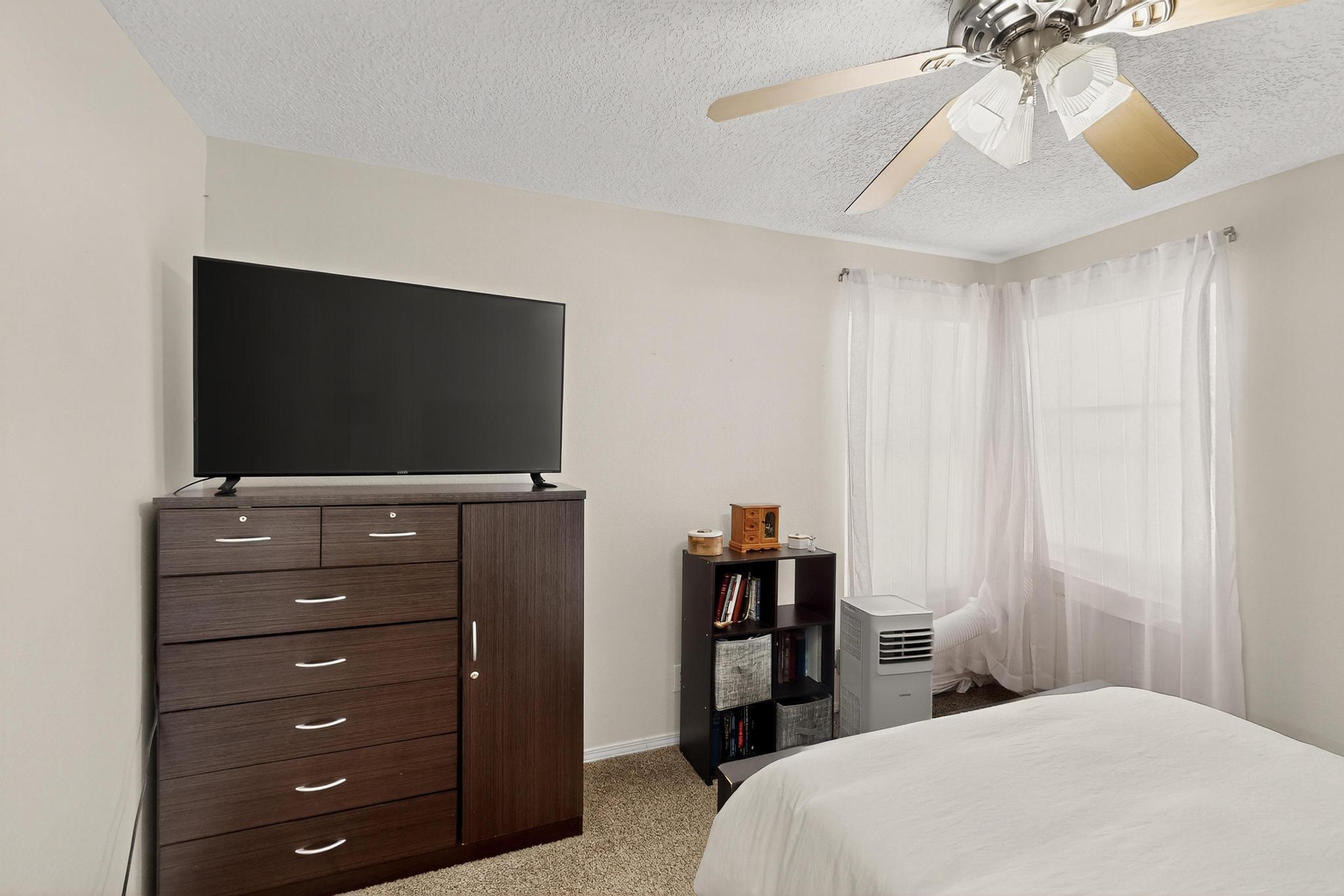 2105 SEA FOAM Street NW