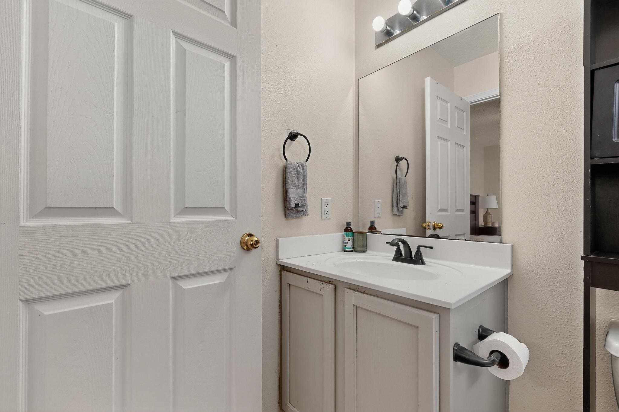 2105 SEA FOAM Street NW