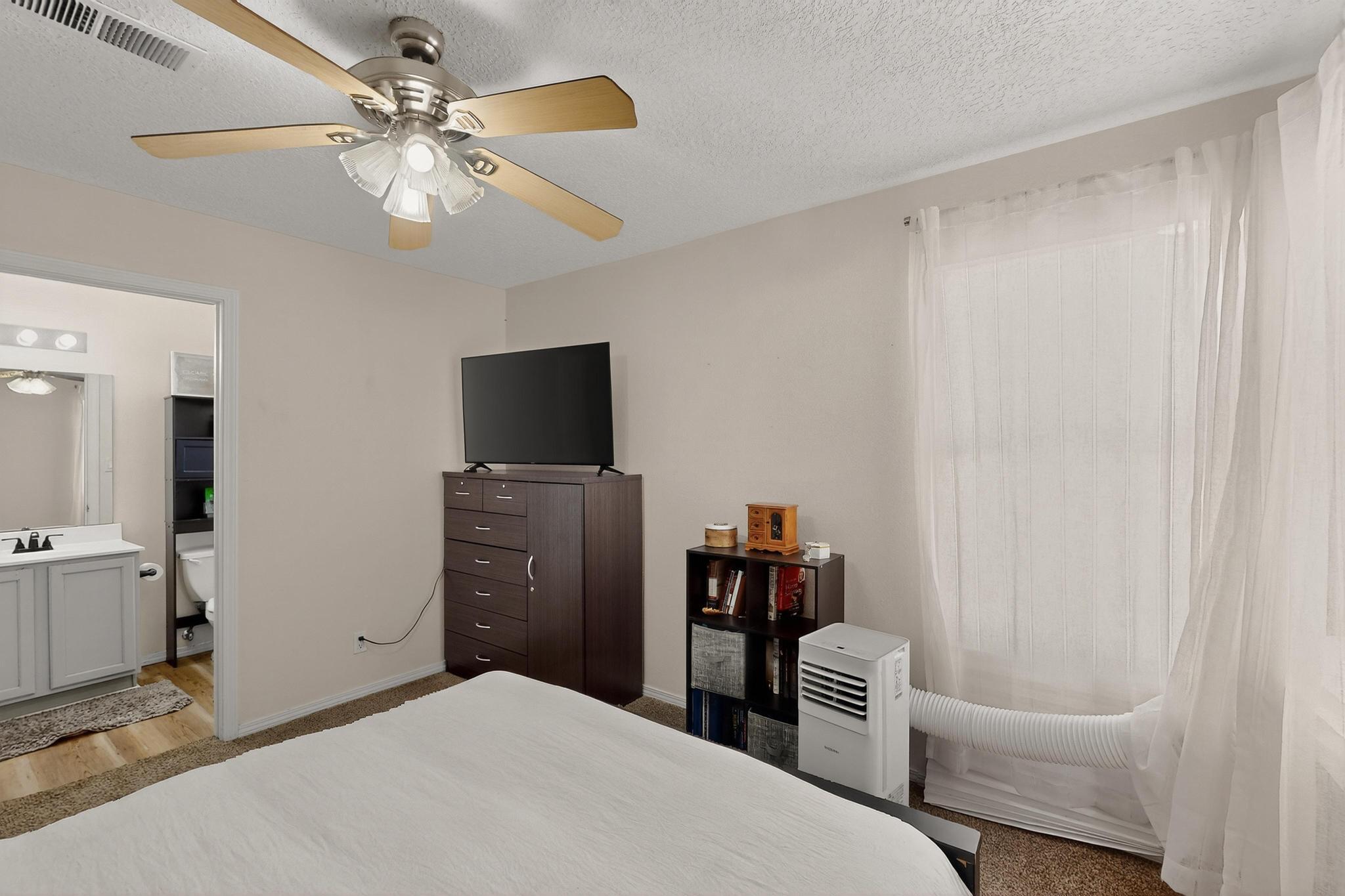 2105 SEA FOAM Street NW