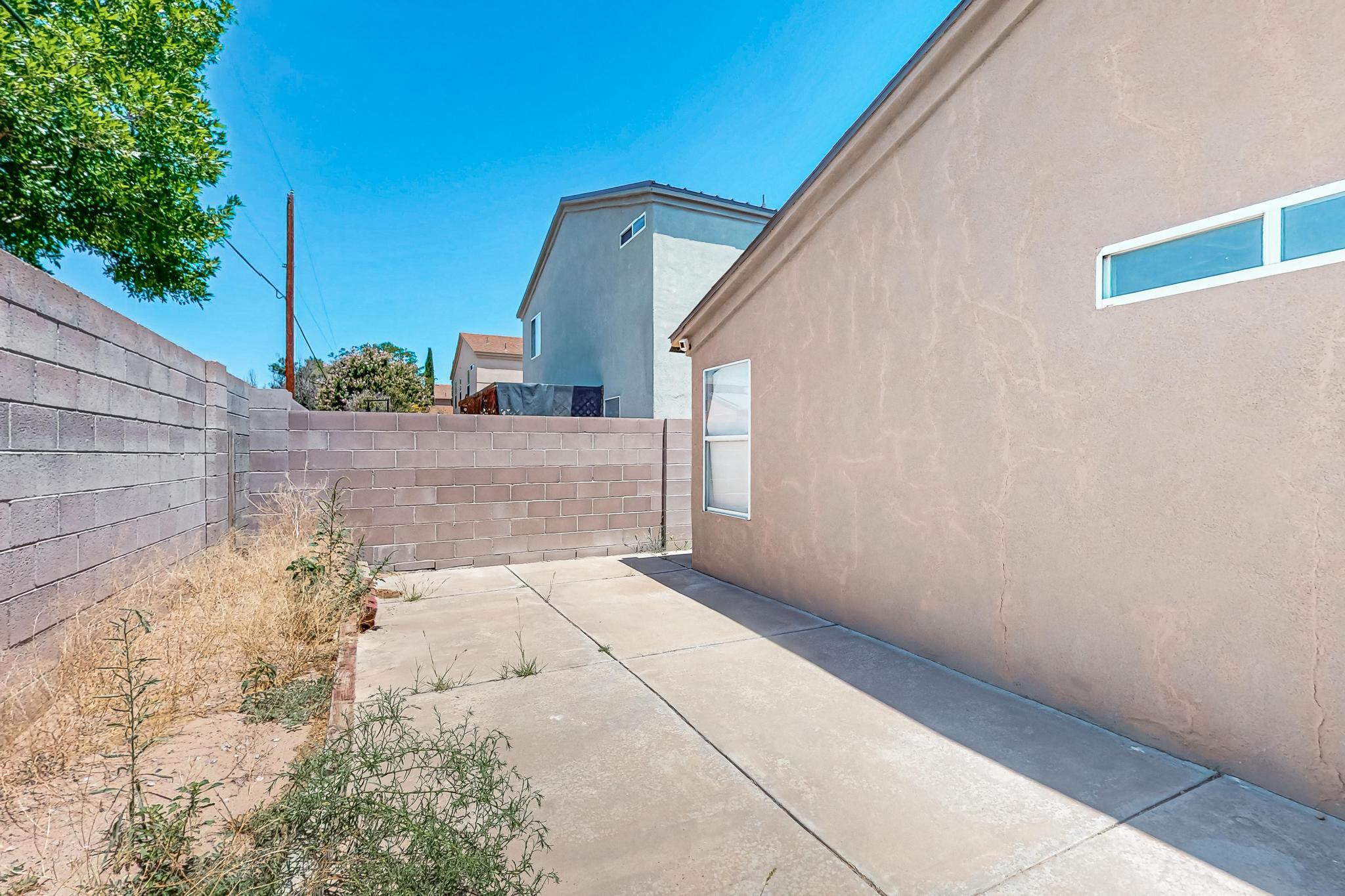 2105 SEA FOAM Street NW