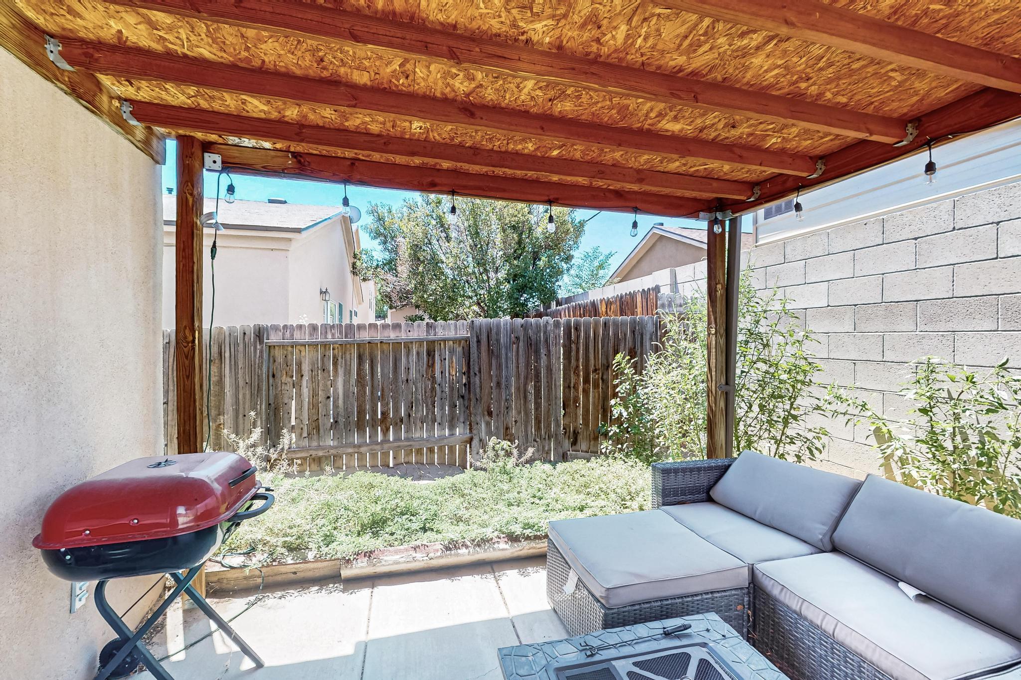 2105 SEA FOAM Street NW