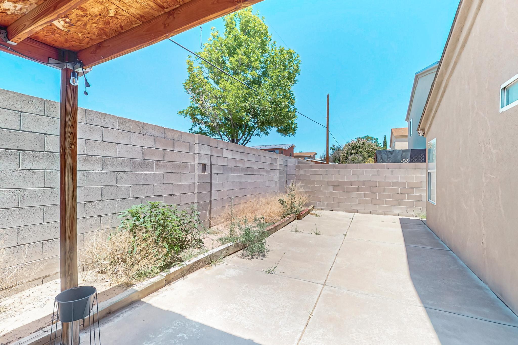 2105 SEA FOAM Street NW