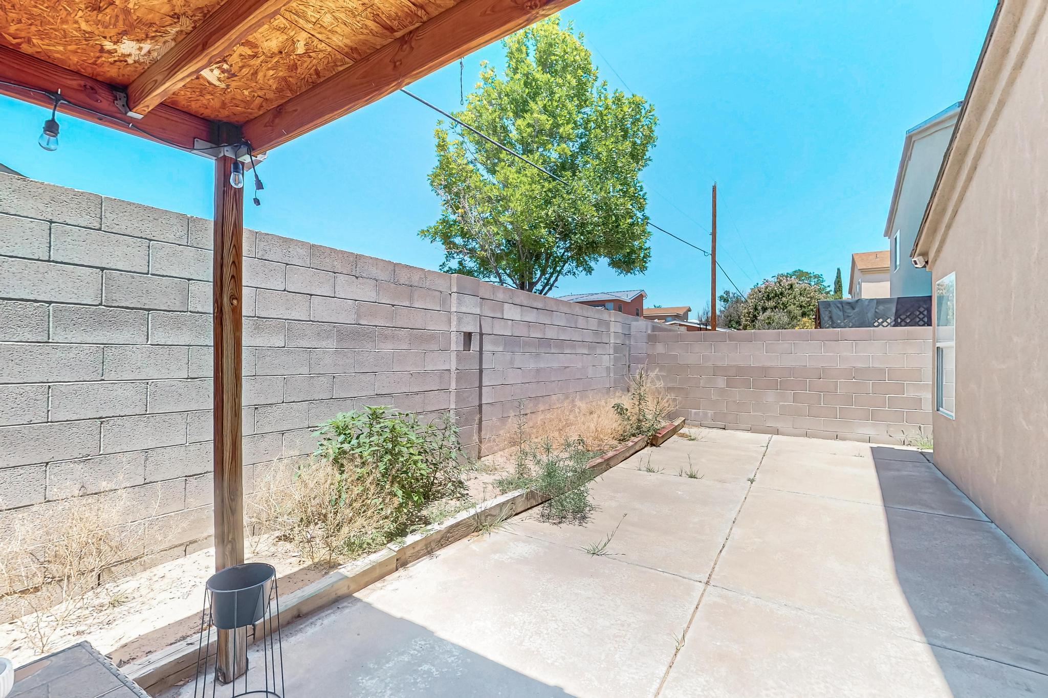 2105 SEA FOAM Street NW