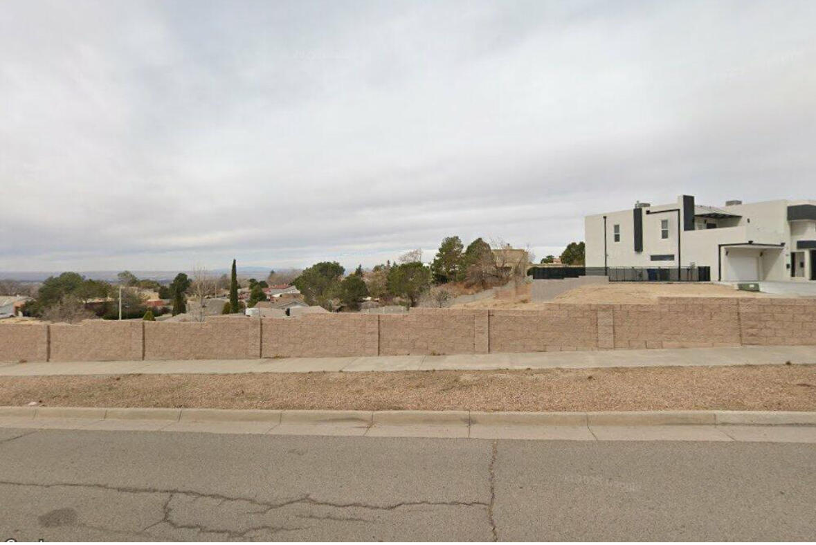 13901 Lomas Boulevard NE 20-A-5