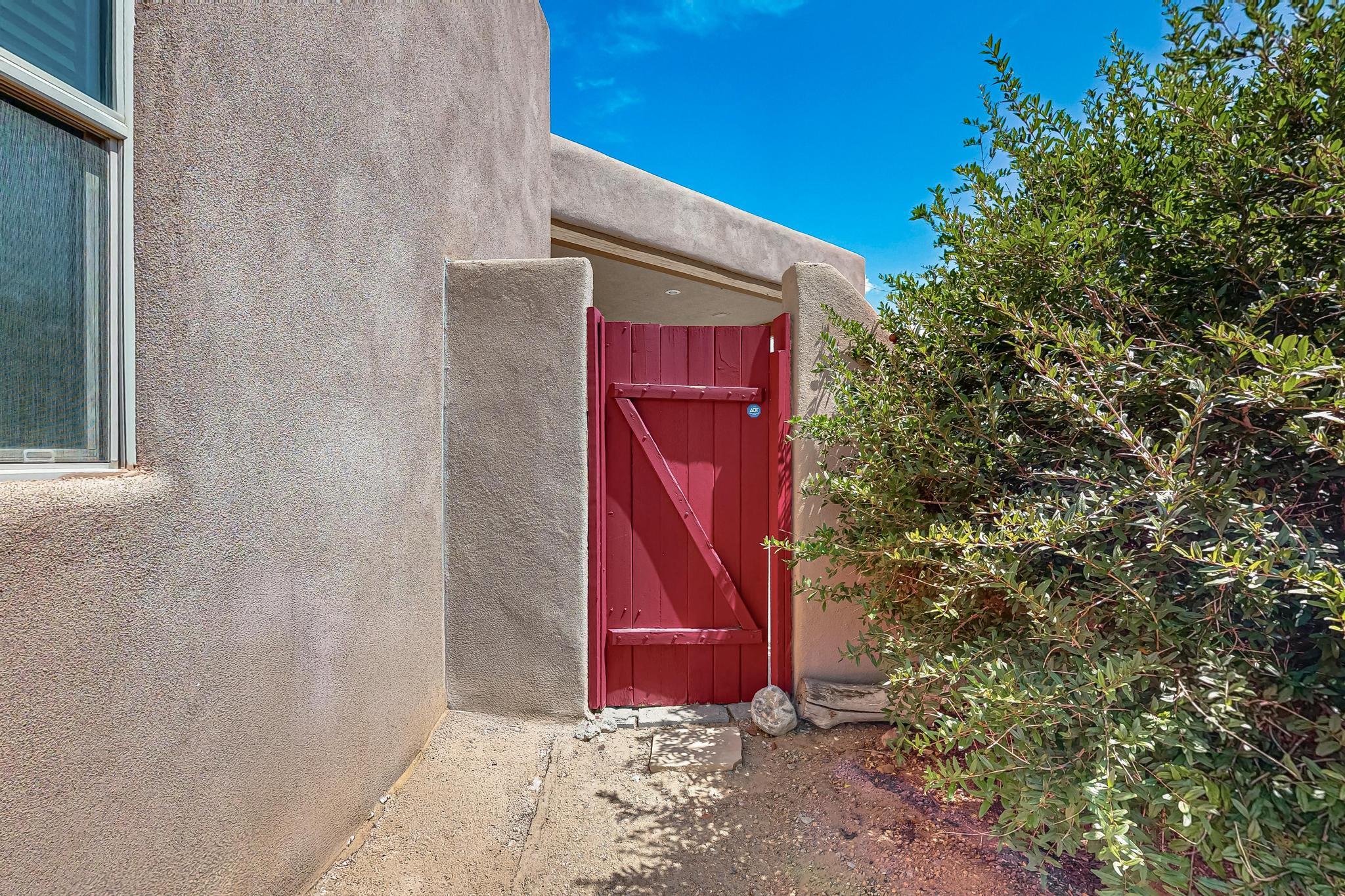 5897 RIO SALADO Loop NE