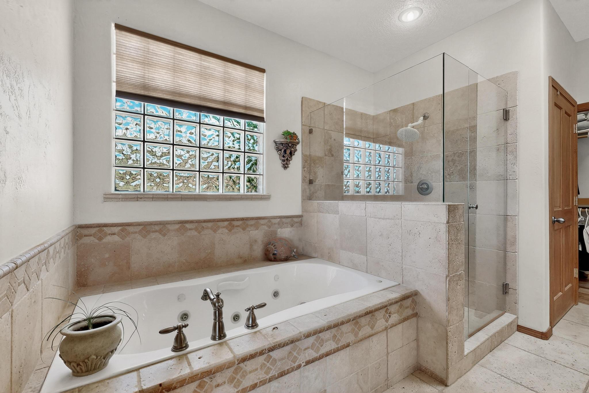 5897 RIO SALADO Loop NE