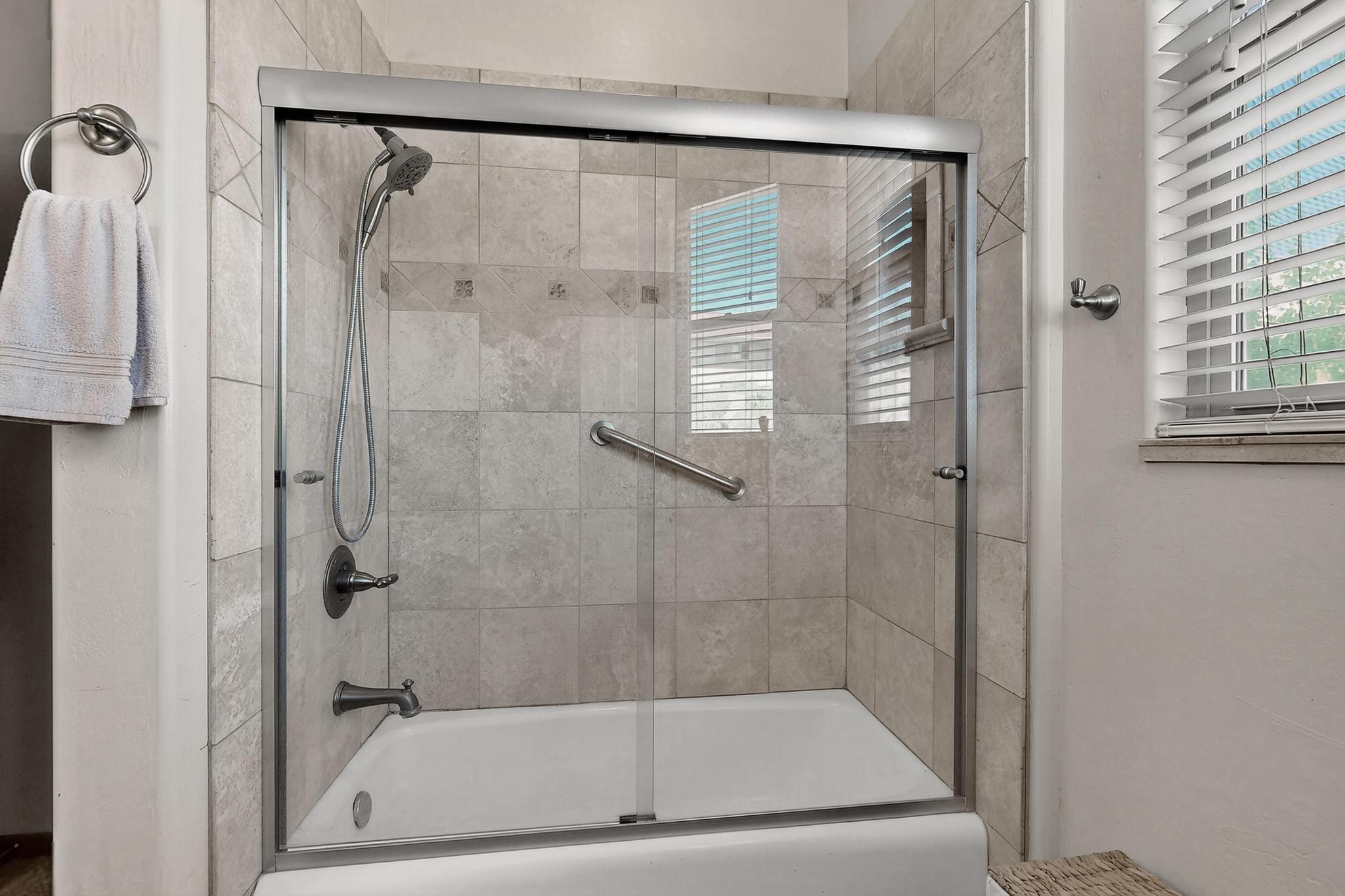 5897 RIO SALADO Loop NE