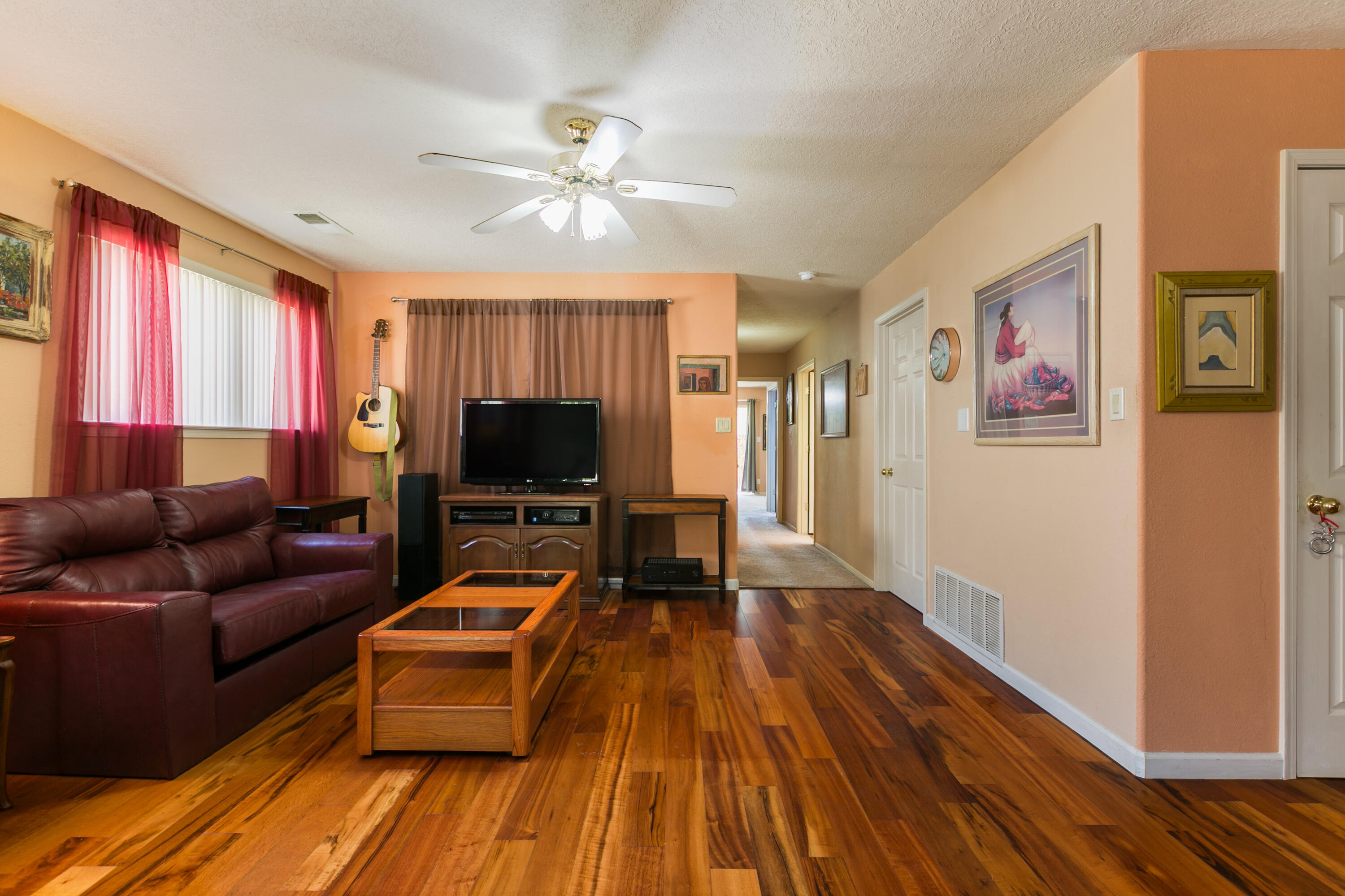 214 MANZANO Street NE B