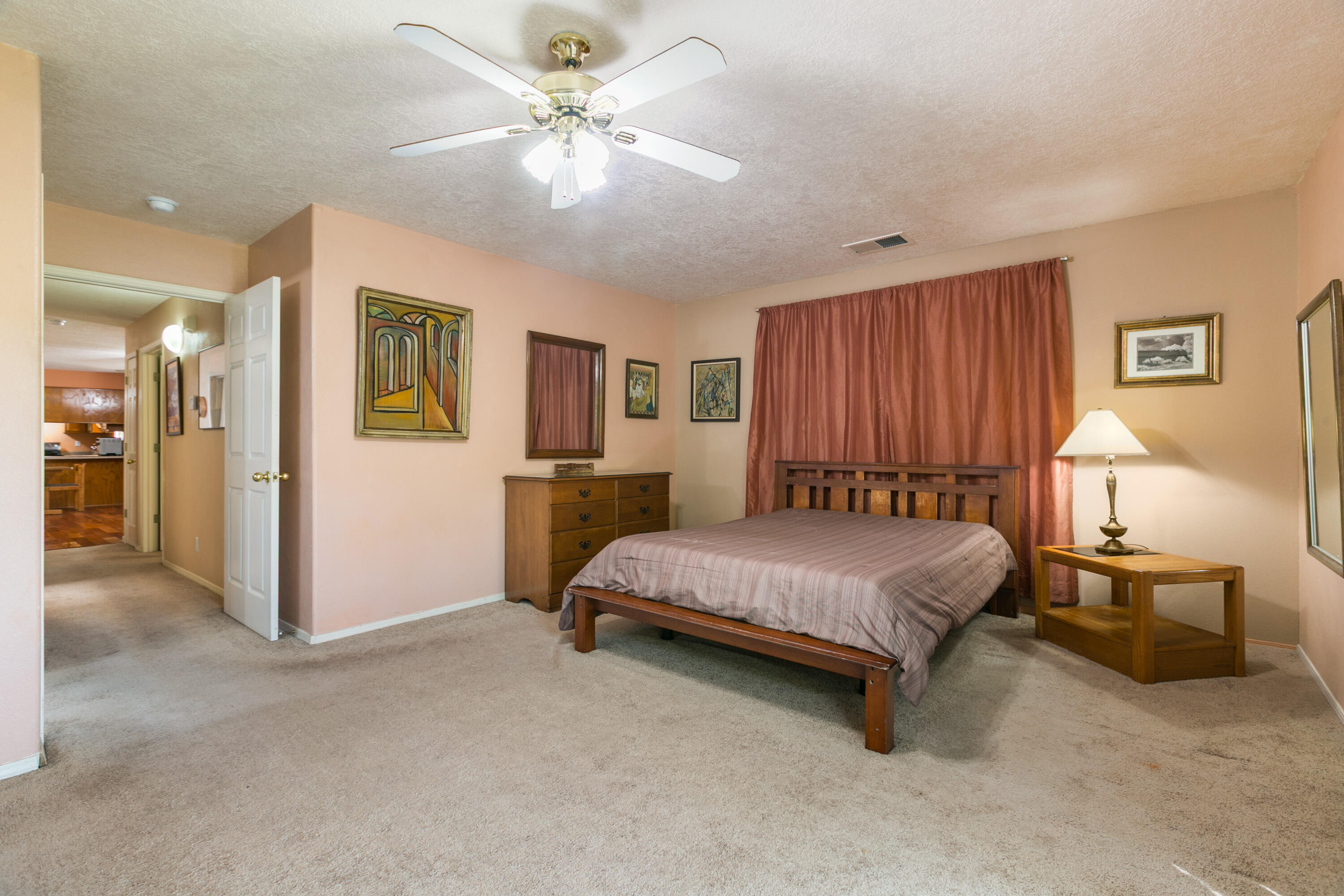 214 MANZANO Street NE B