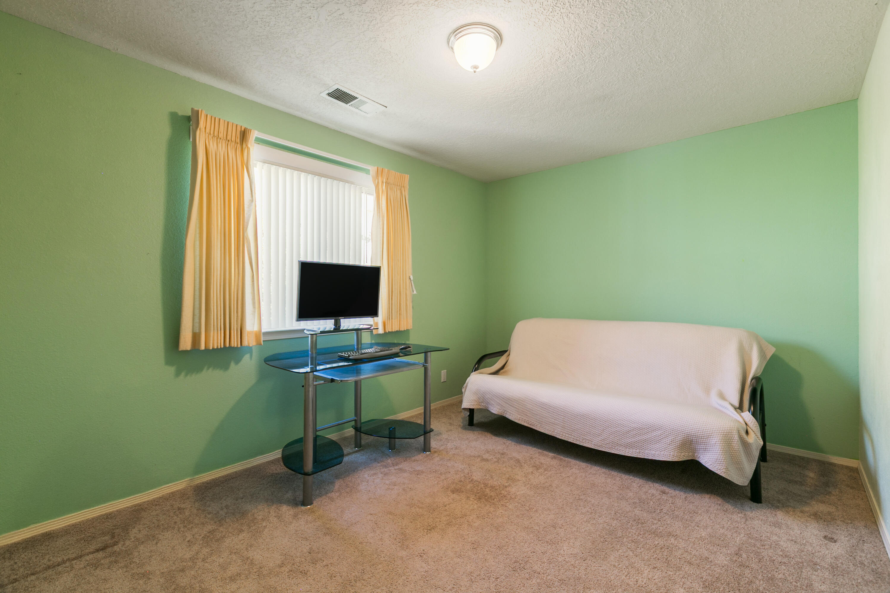 214 MANZANO Street NE B