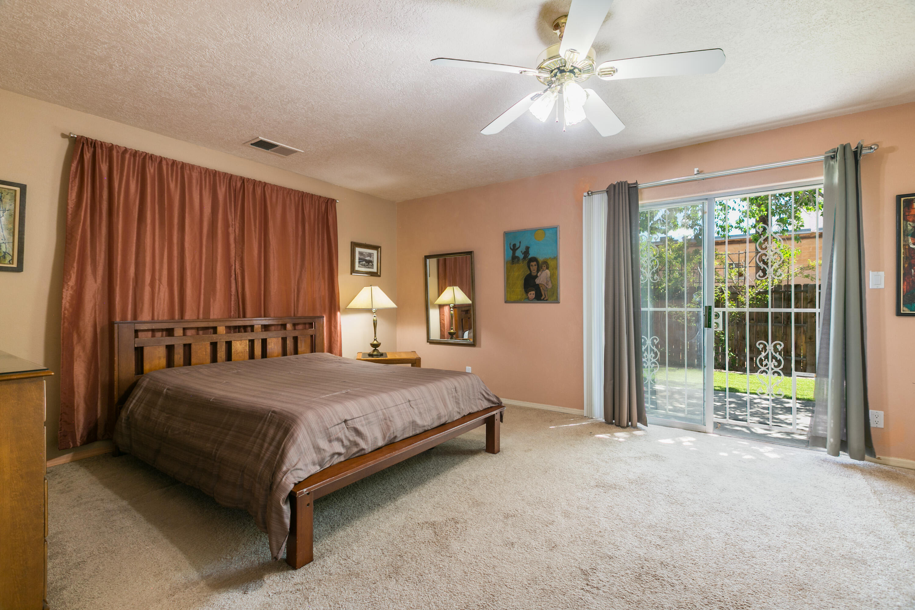 214 MANZANO Street NE B