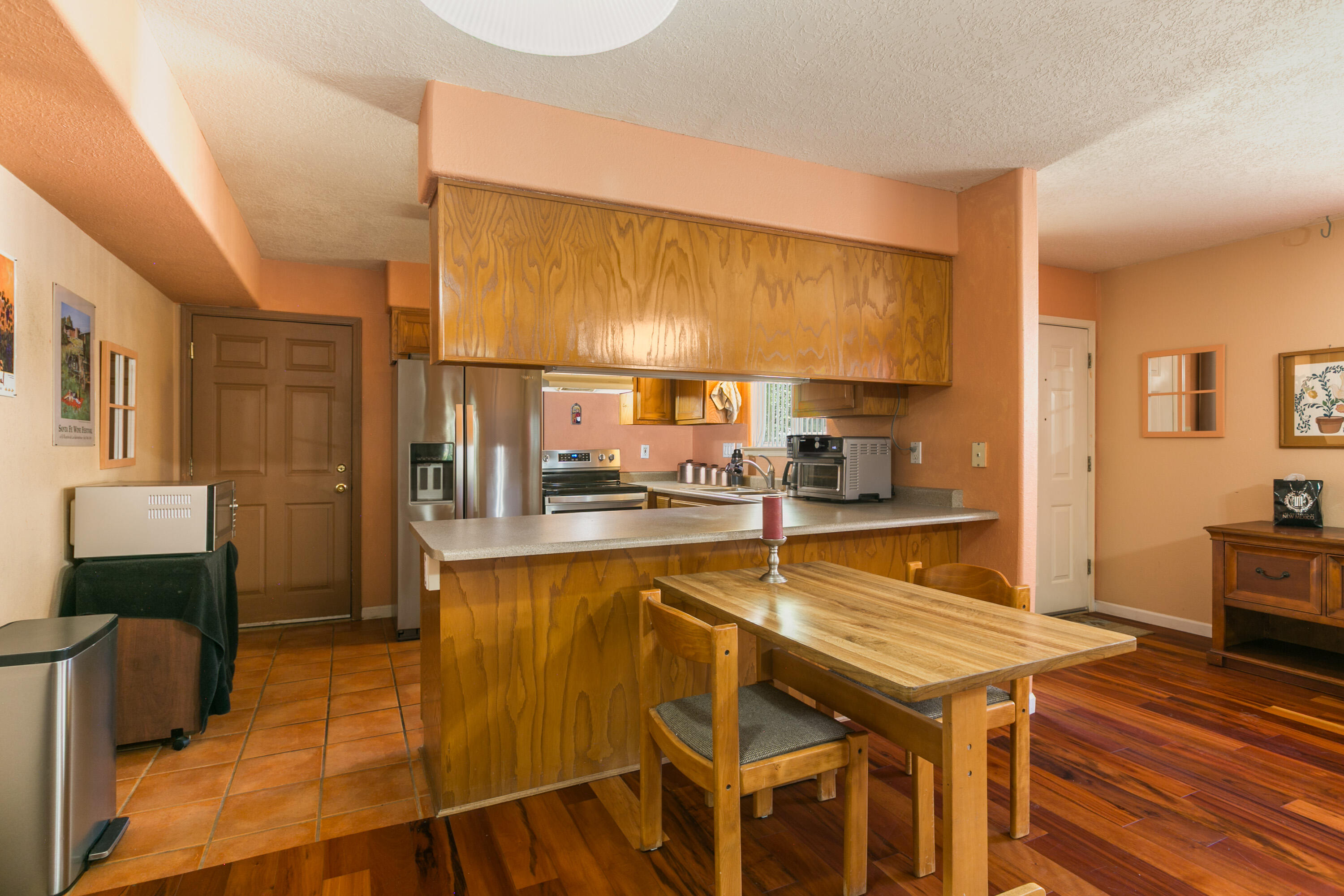 214 MANZANO Street NE B