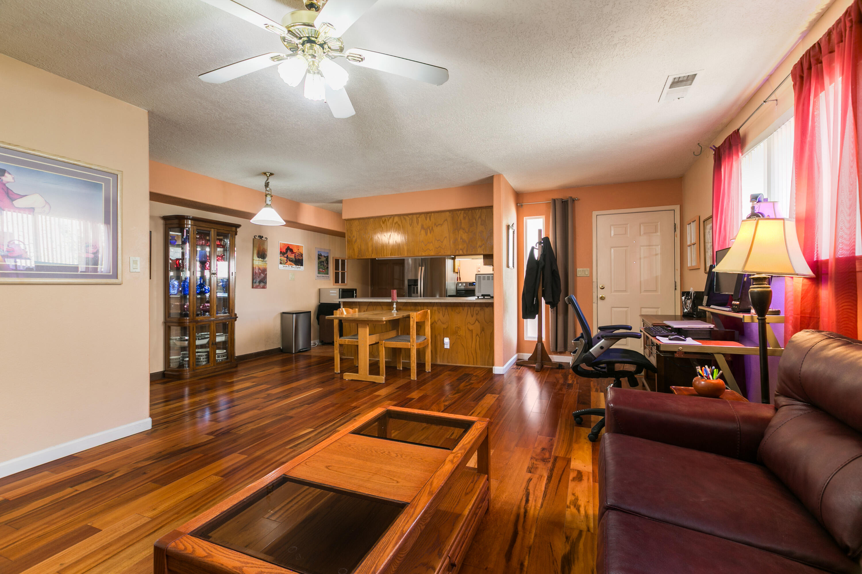 214 MANZANO Street NE B