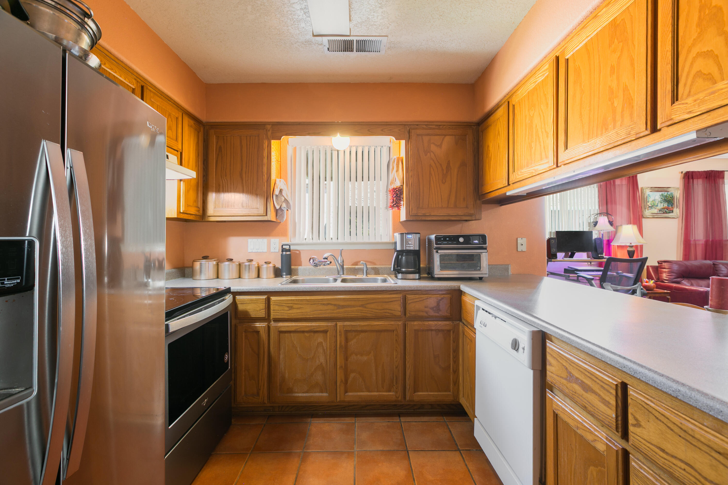 214 MANZANO Street NE B