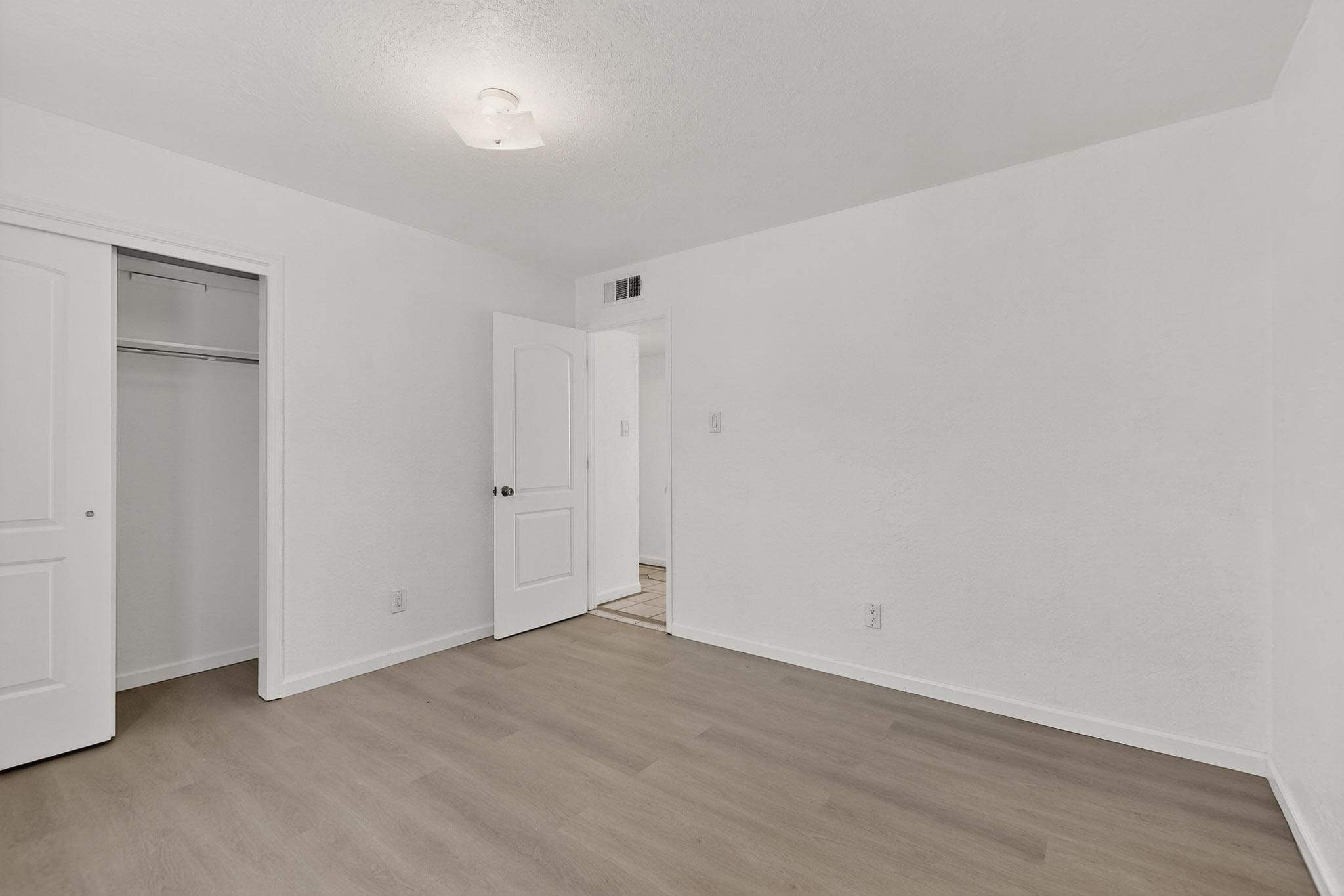 1107 HUPMOBILE Drive NE