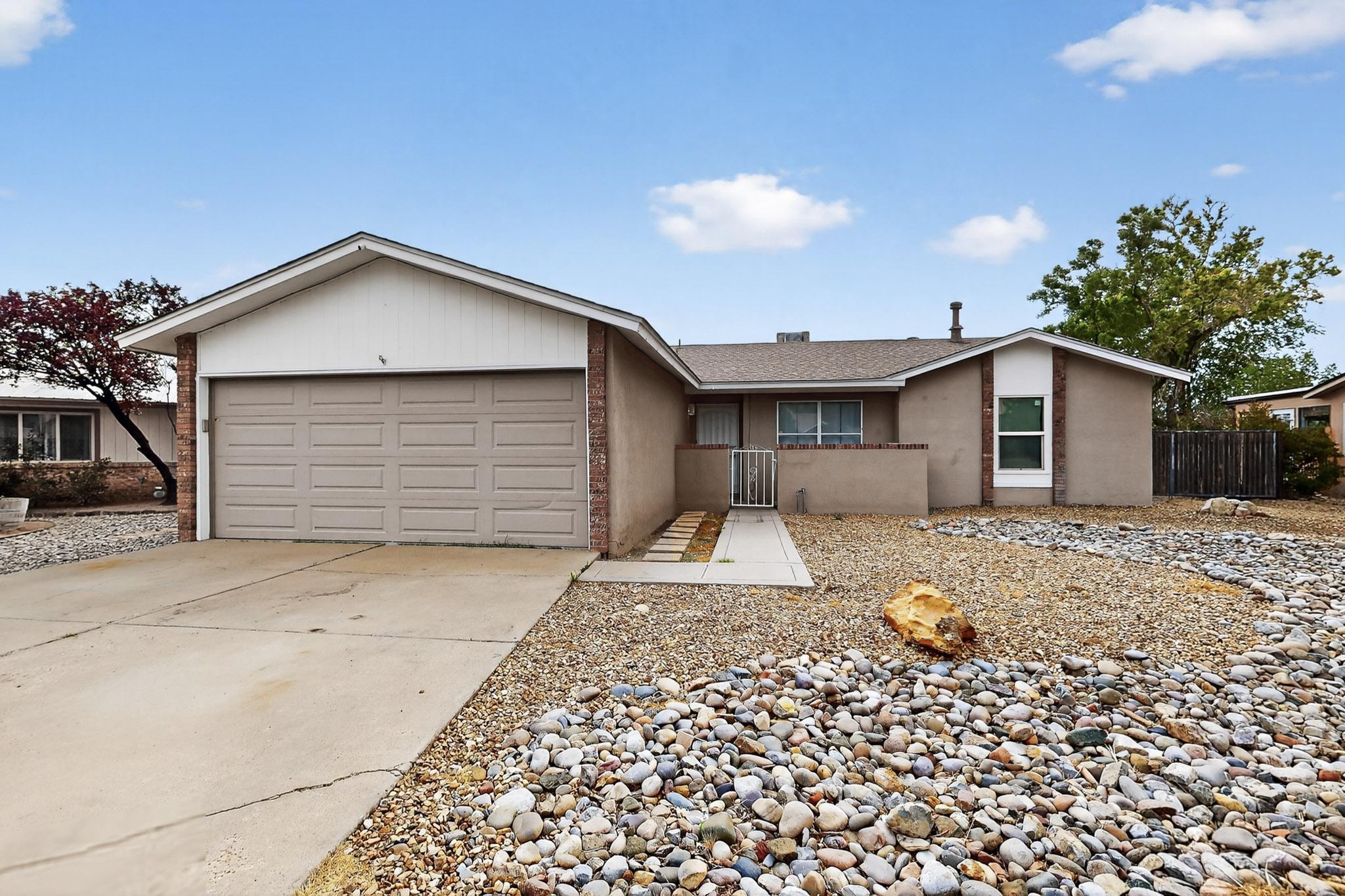 1107 HUPMOBILE Drive NE