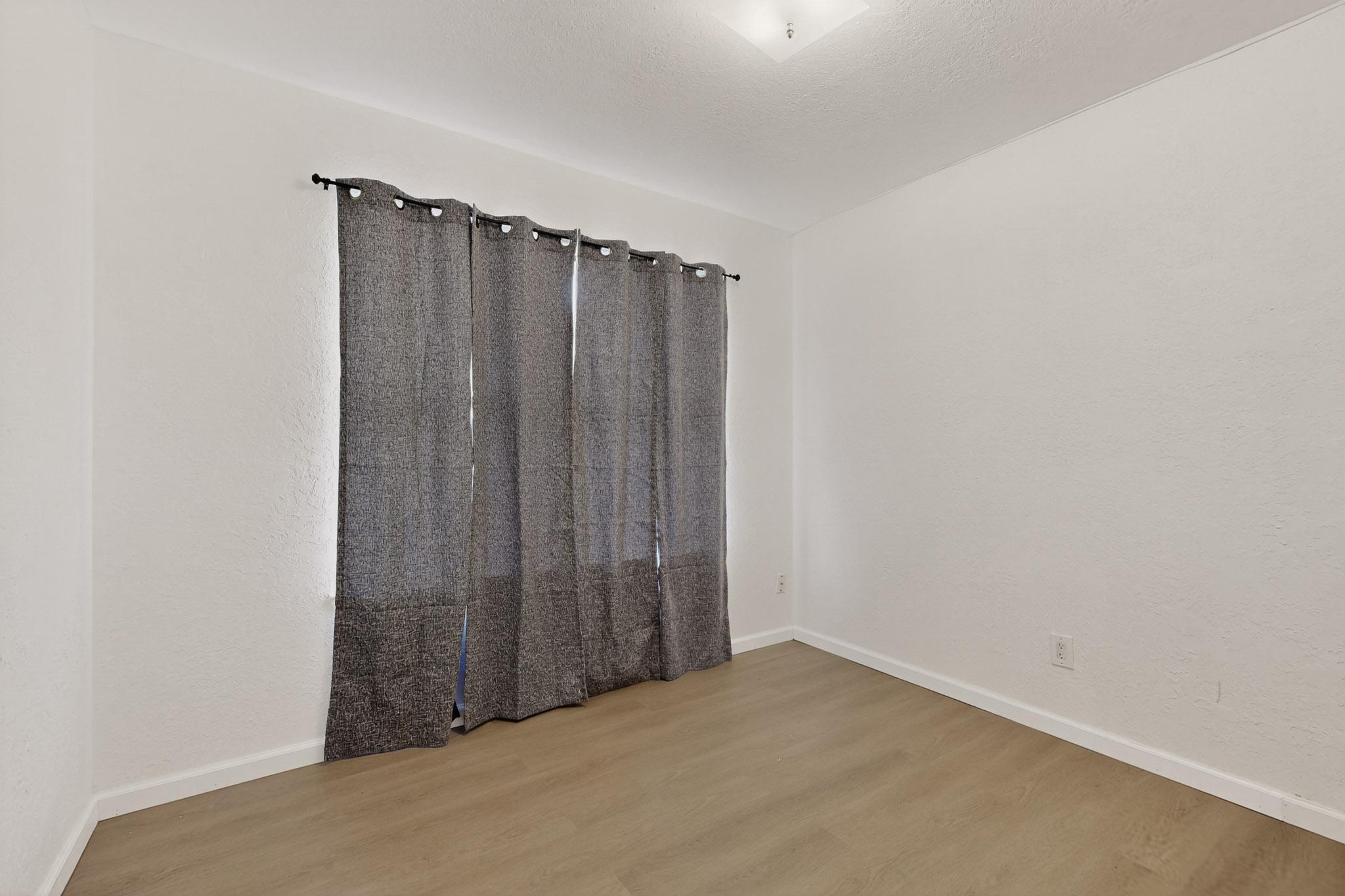 1107 HUPMOBILE Drive NE