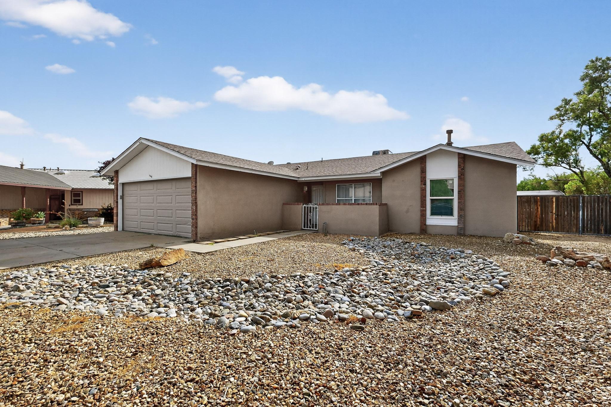 1107 HUPMOBILE Drive NE