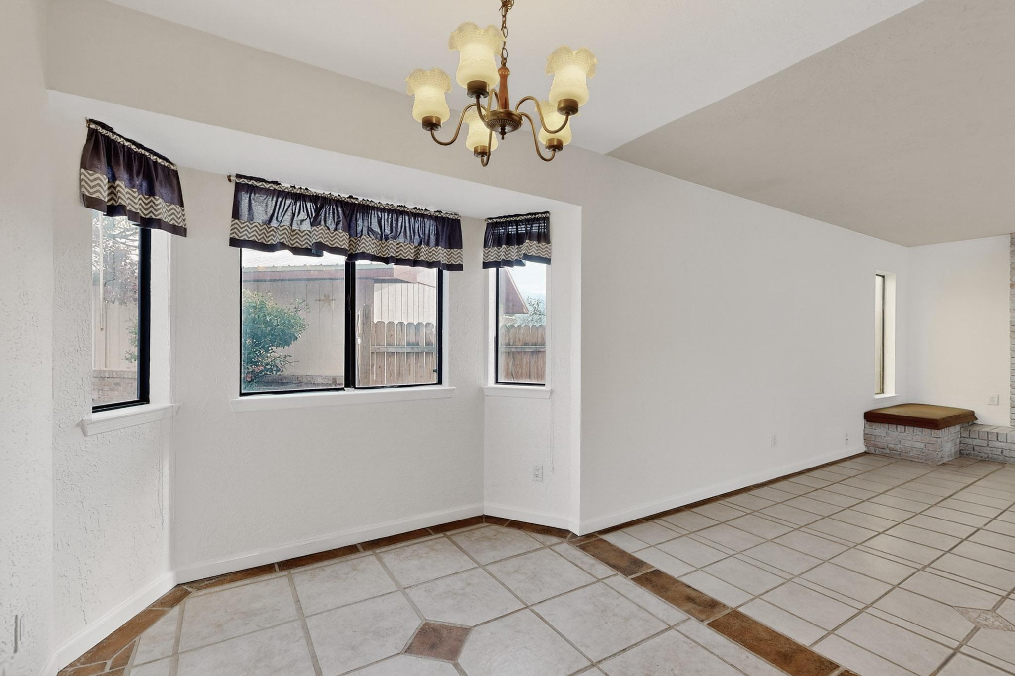 1107 HUPMOBILE Drive NE