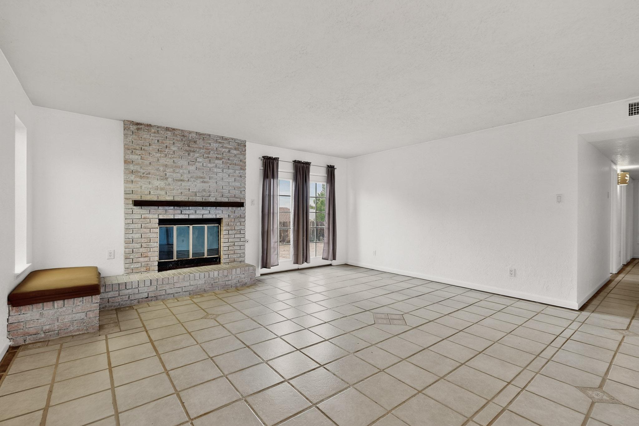 1107 HUPMOBILE Drive NE