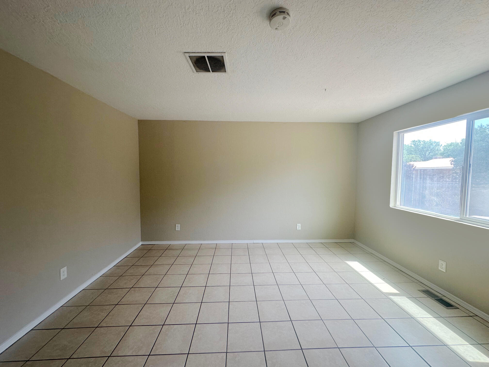 325 VERDE Drive SW
