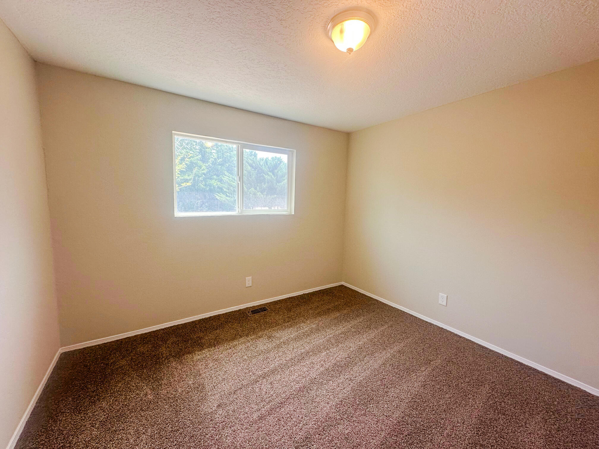 325 VERDE Drive SW