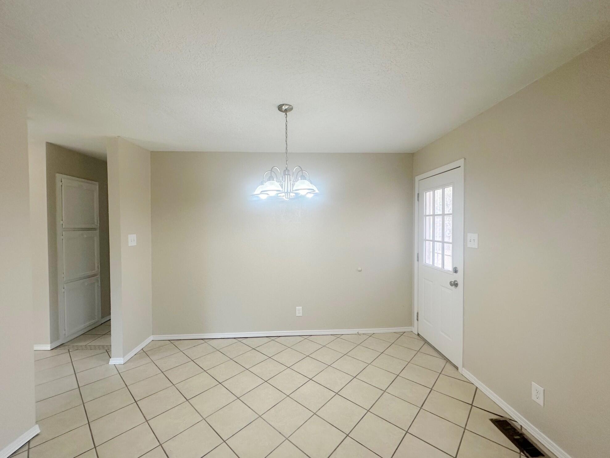 325 VERDE Drive SW