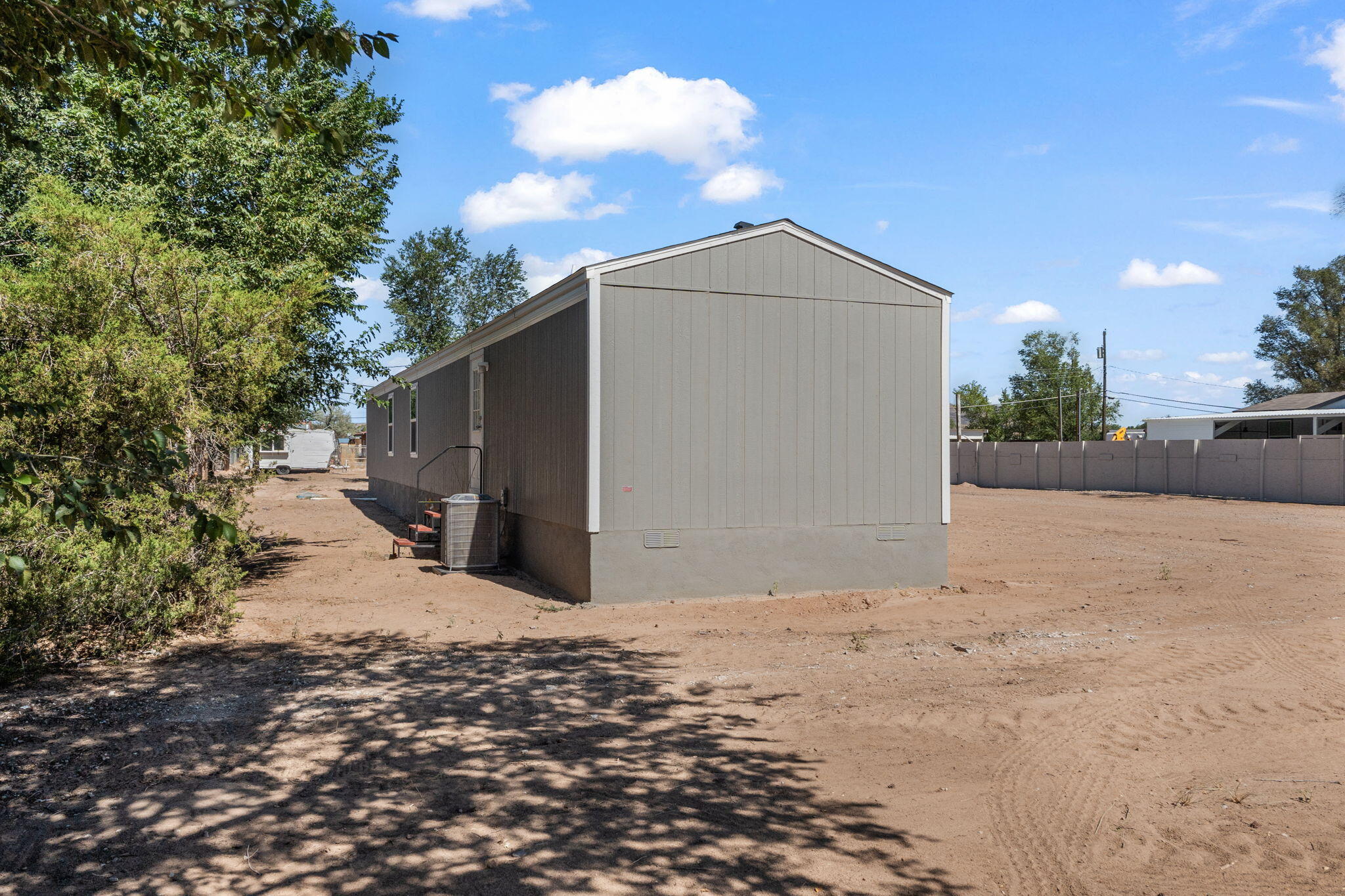 5227 Cerritos Avenue
